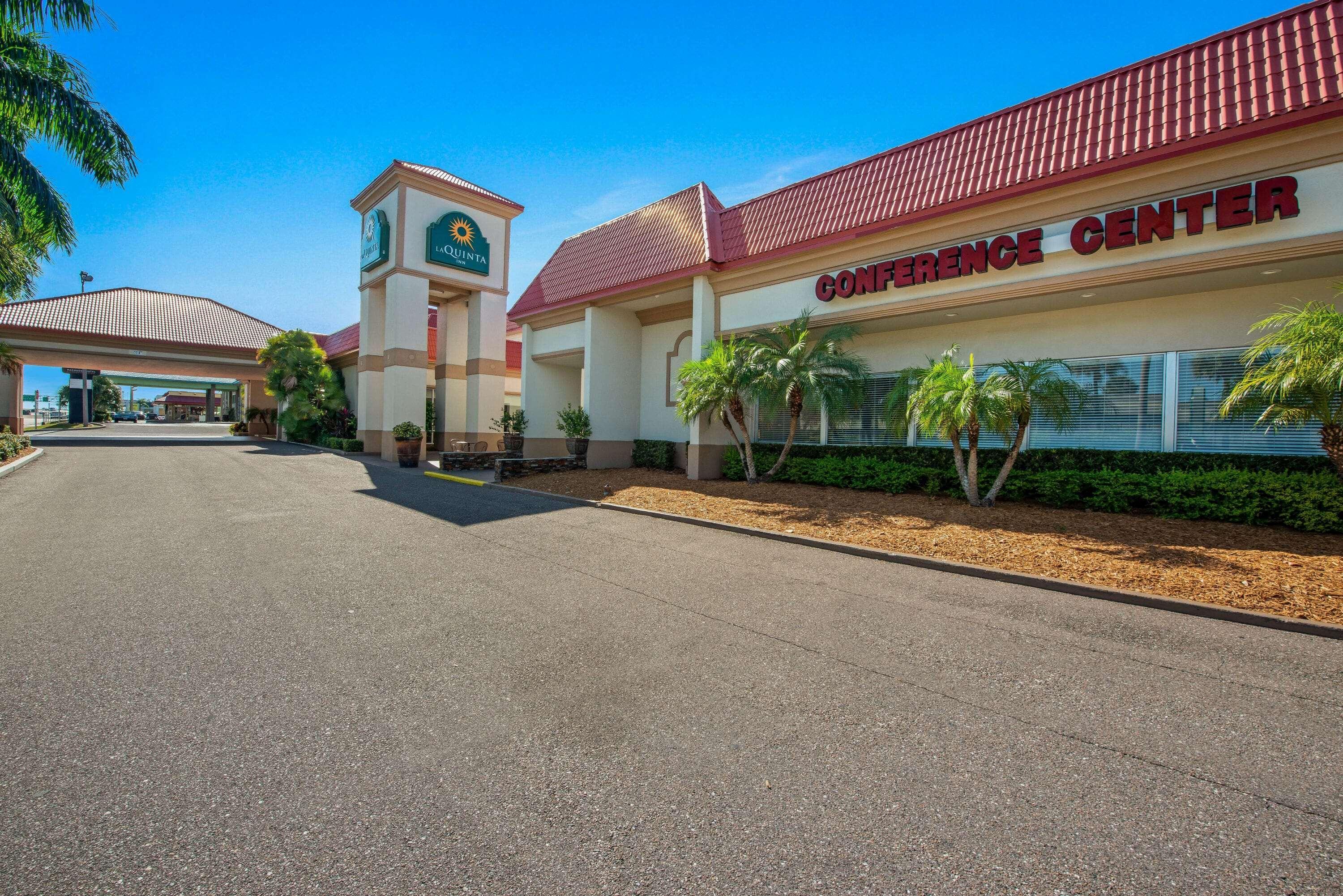 La Quinta By Wyndham Hotel