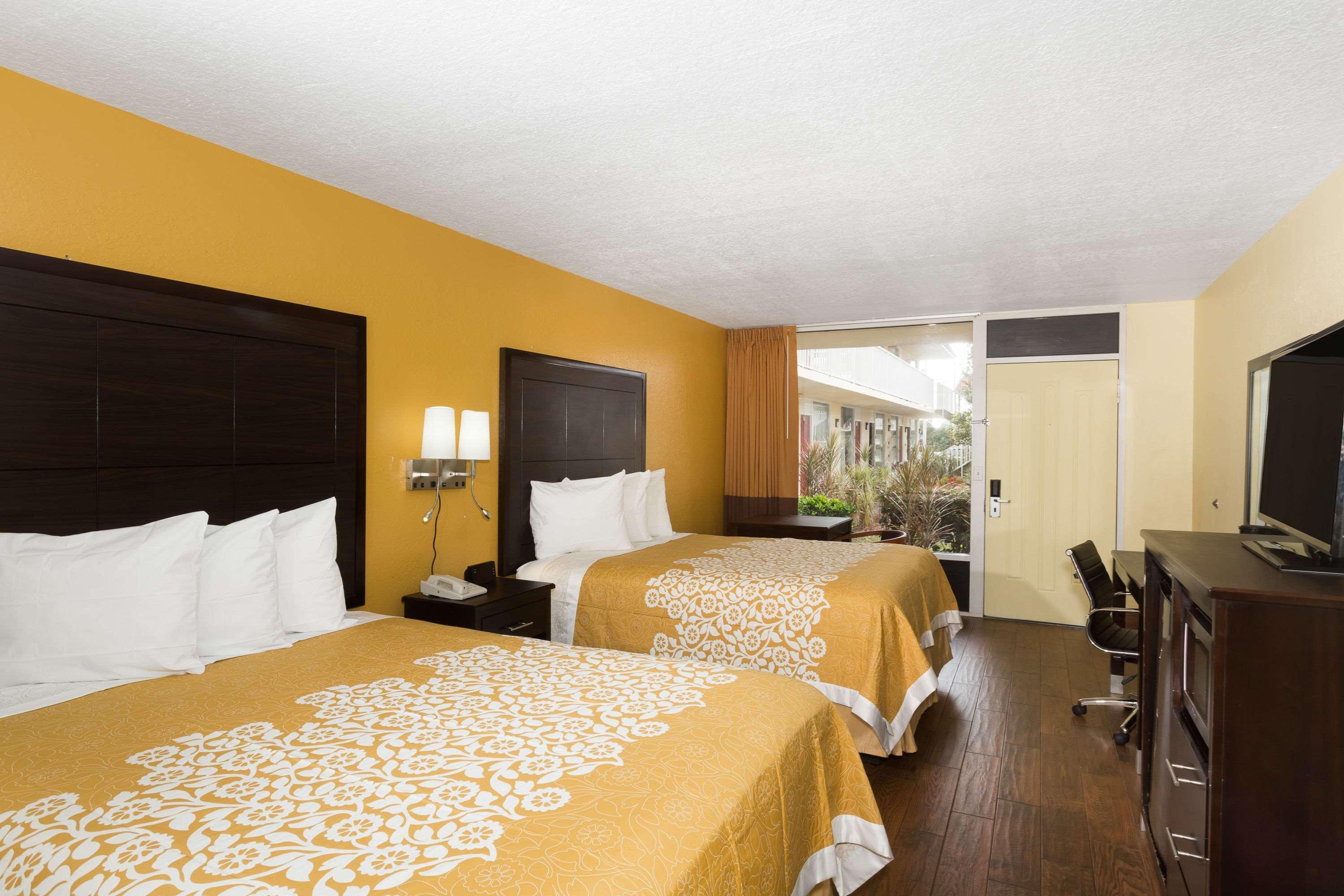 Days & By Wyndham Hotel