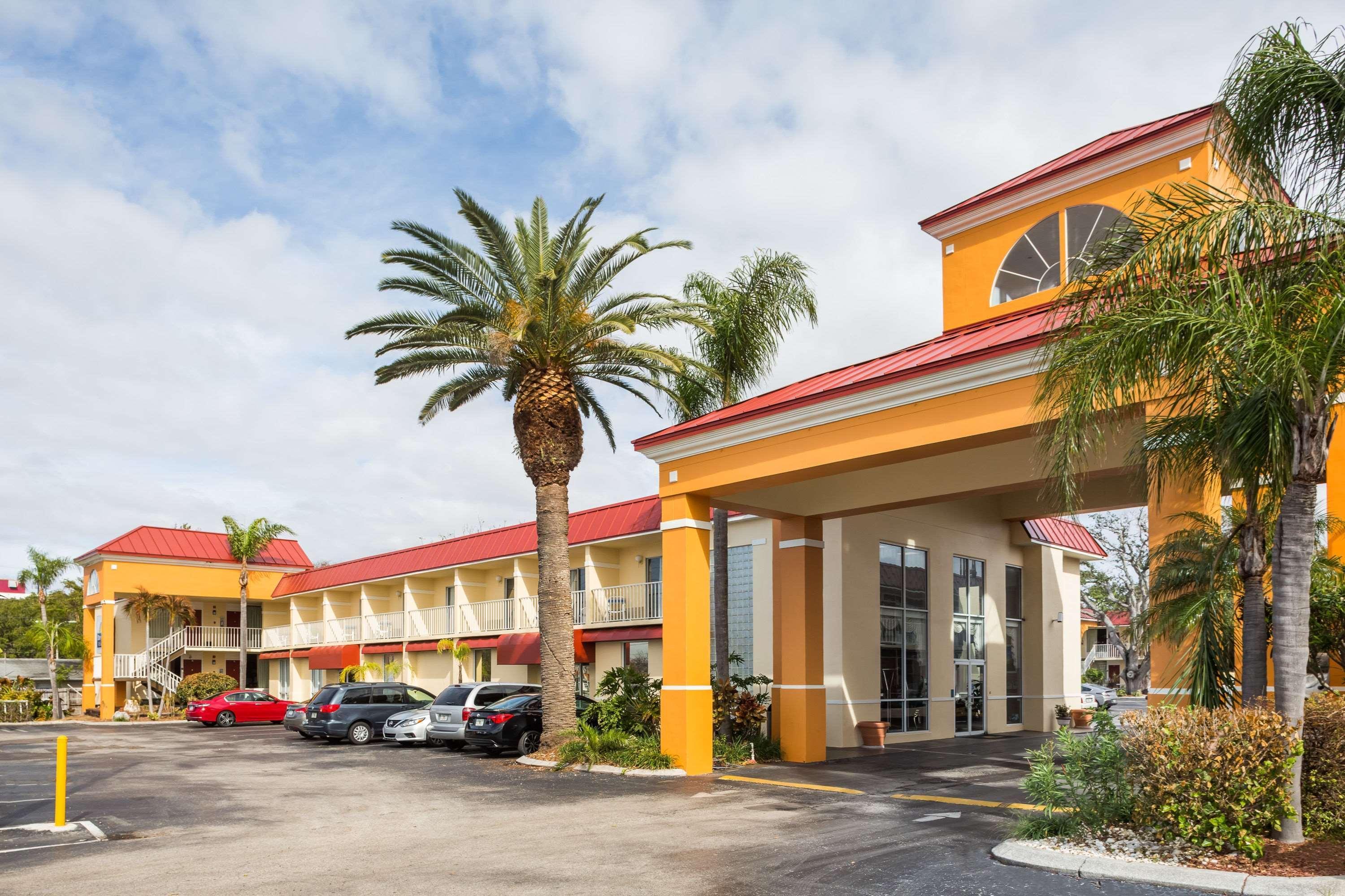 Hotel Days & By Wyndham *