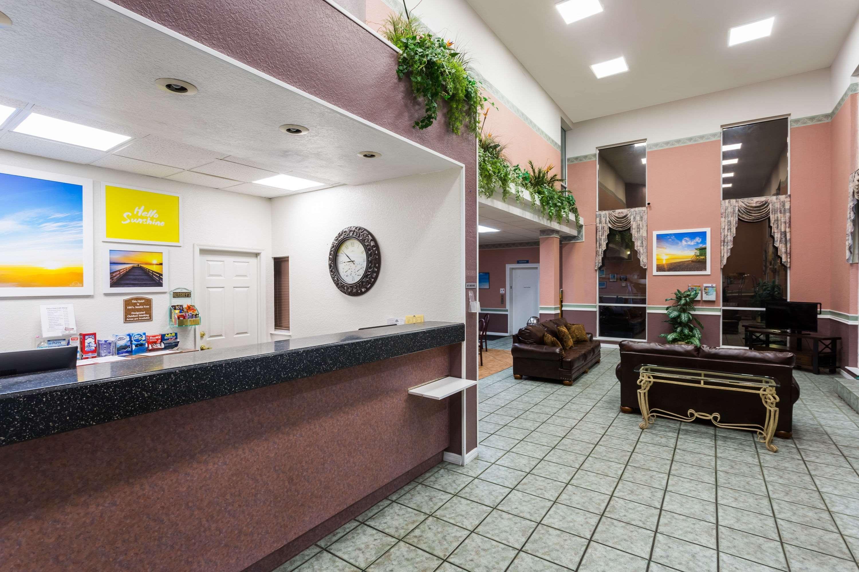 Hotel Days & By Wyndham
