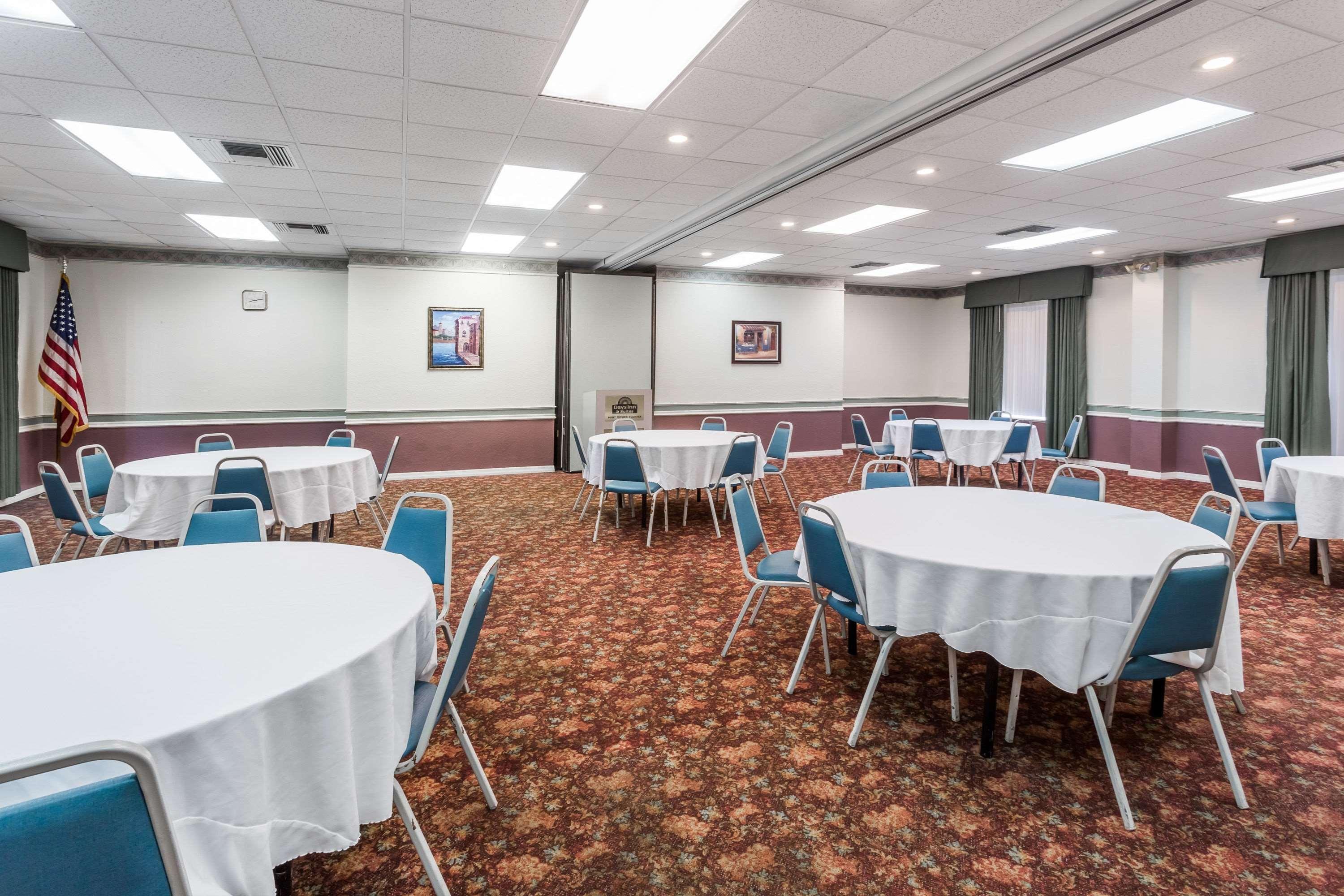 Hotel Days & By Wyndham Port Richey
