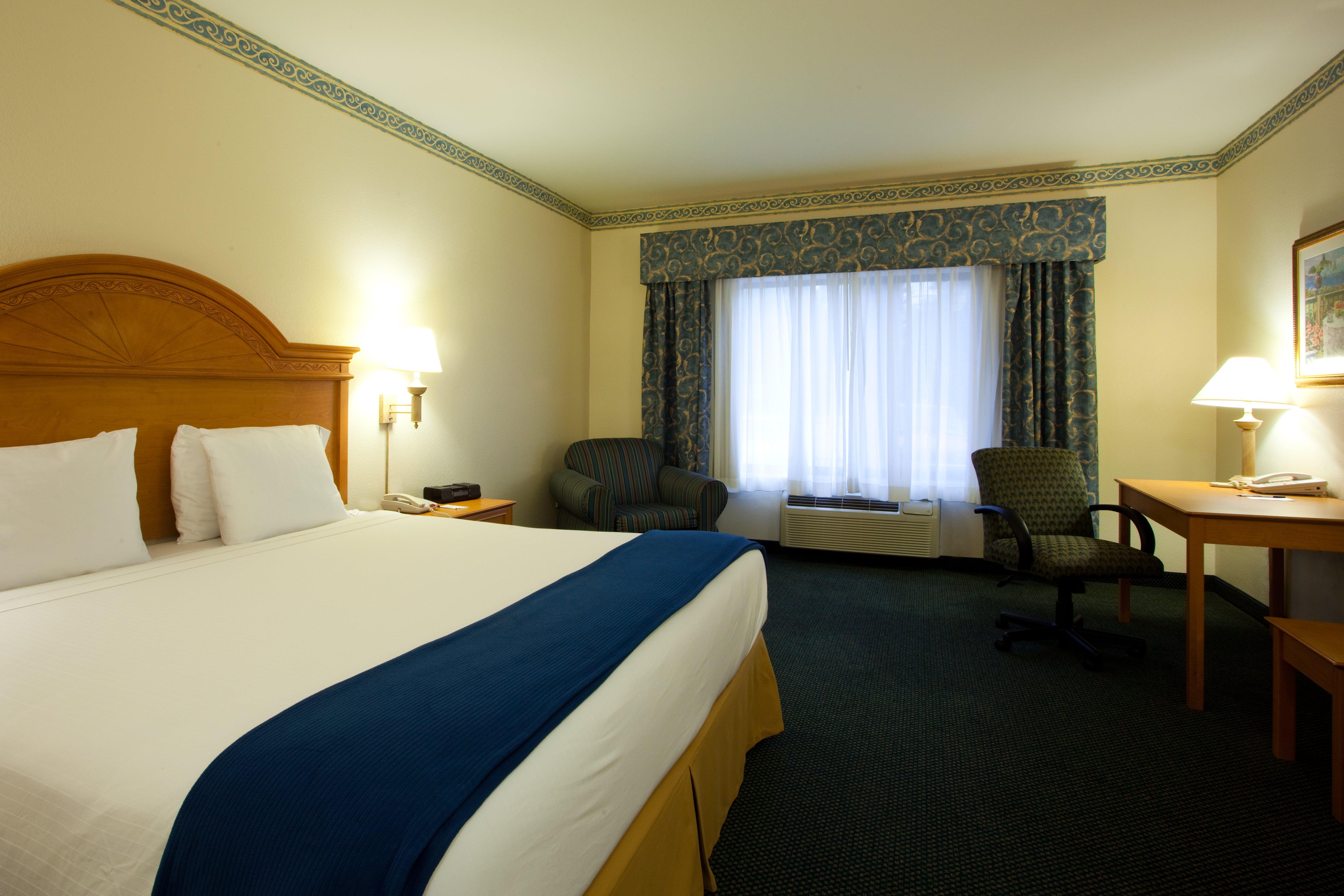 Hotel Express & Jacksonville-blount Island By Ihg 2*