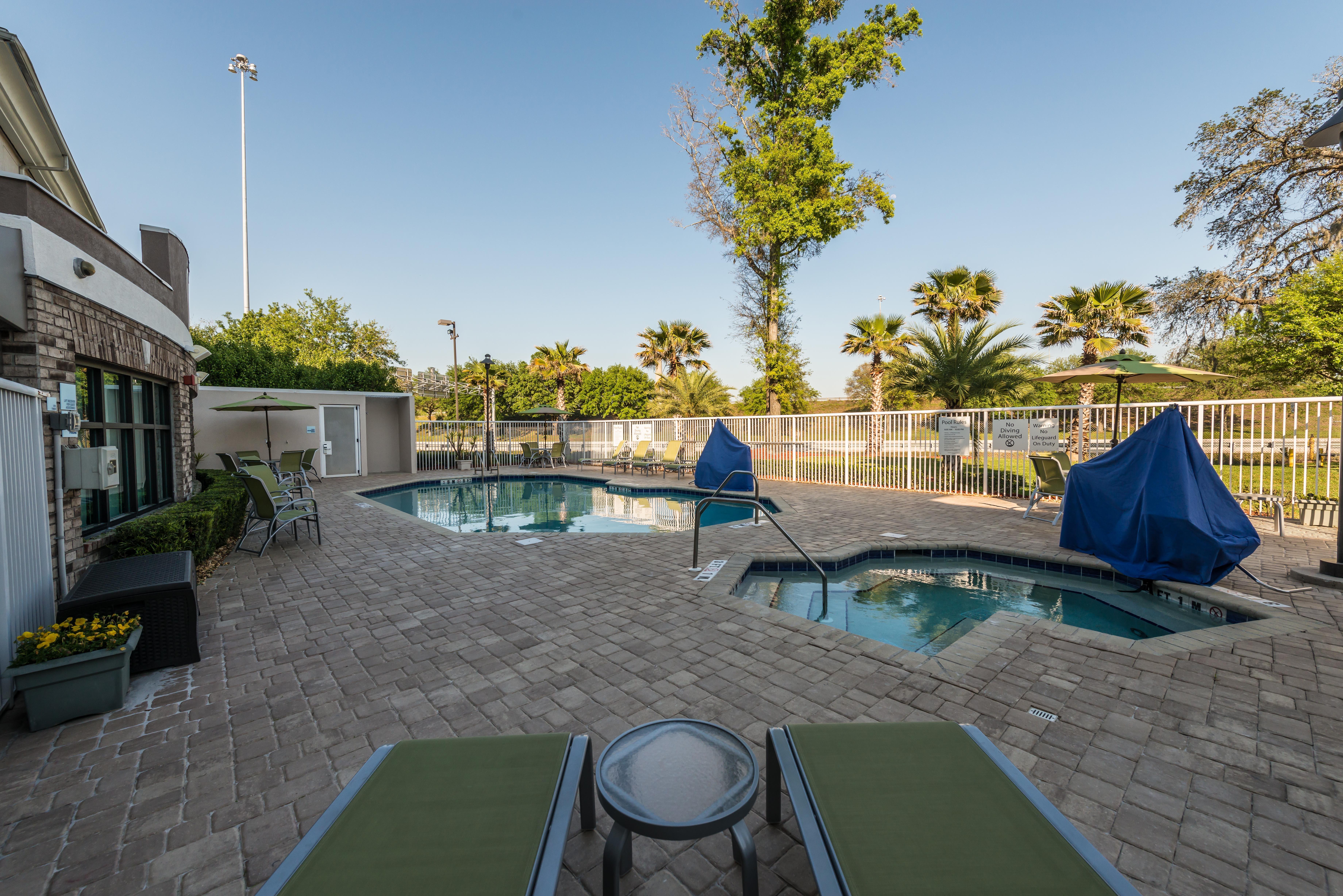 Express & Jacksonville-blount Island By Ihg Hotel 2*