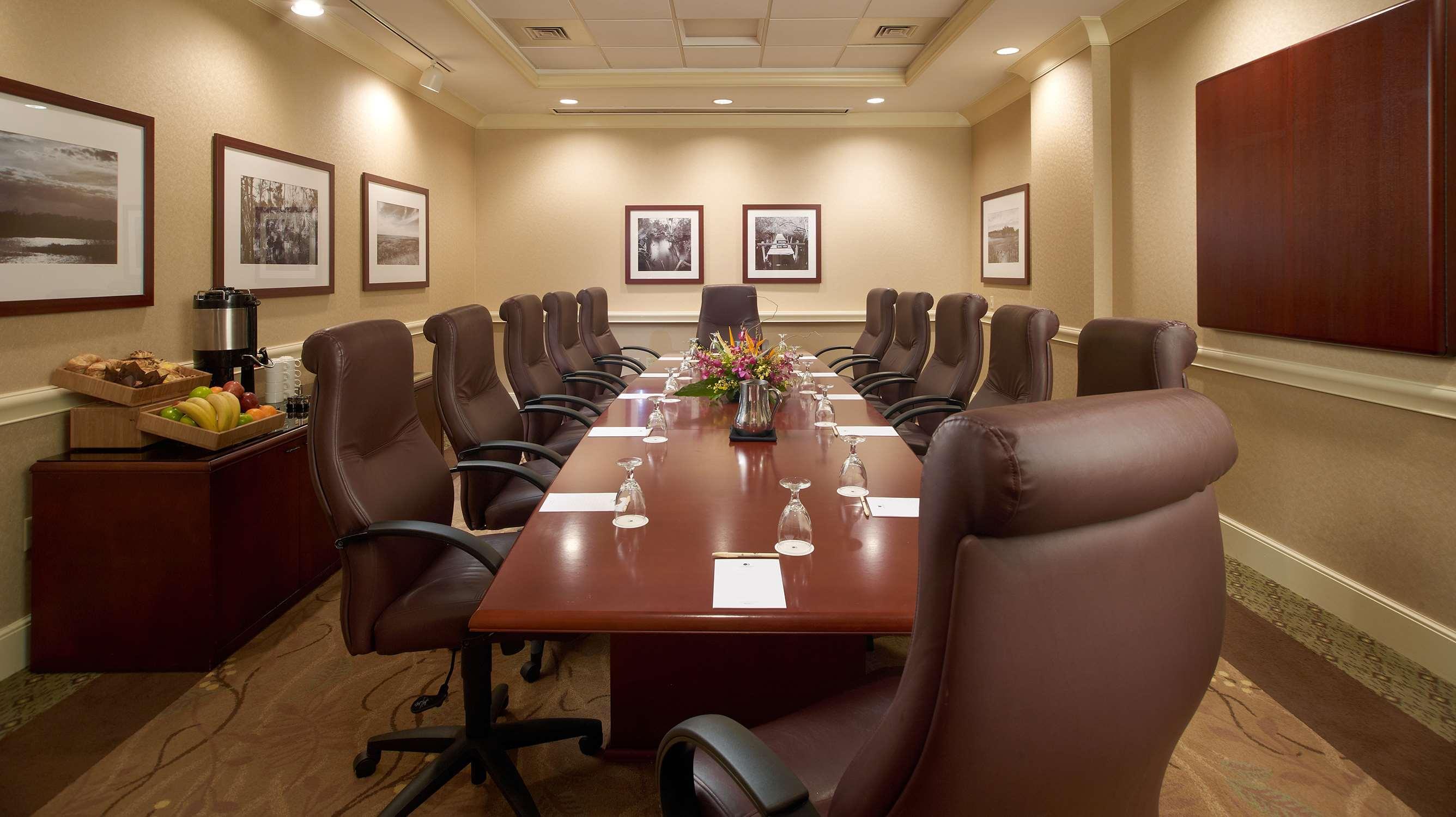 Hotel Doubletree By Hilton - Sawgrass Mills 4*