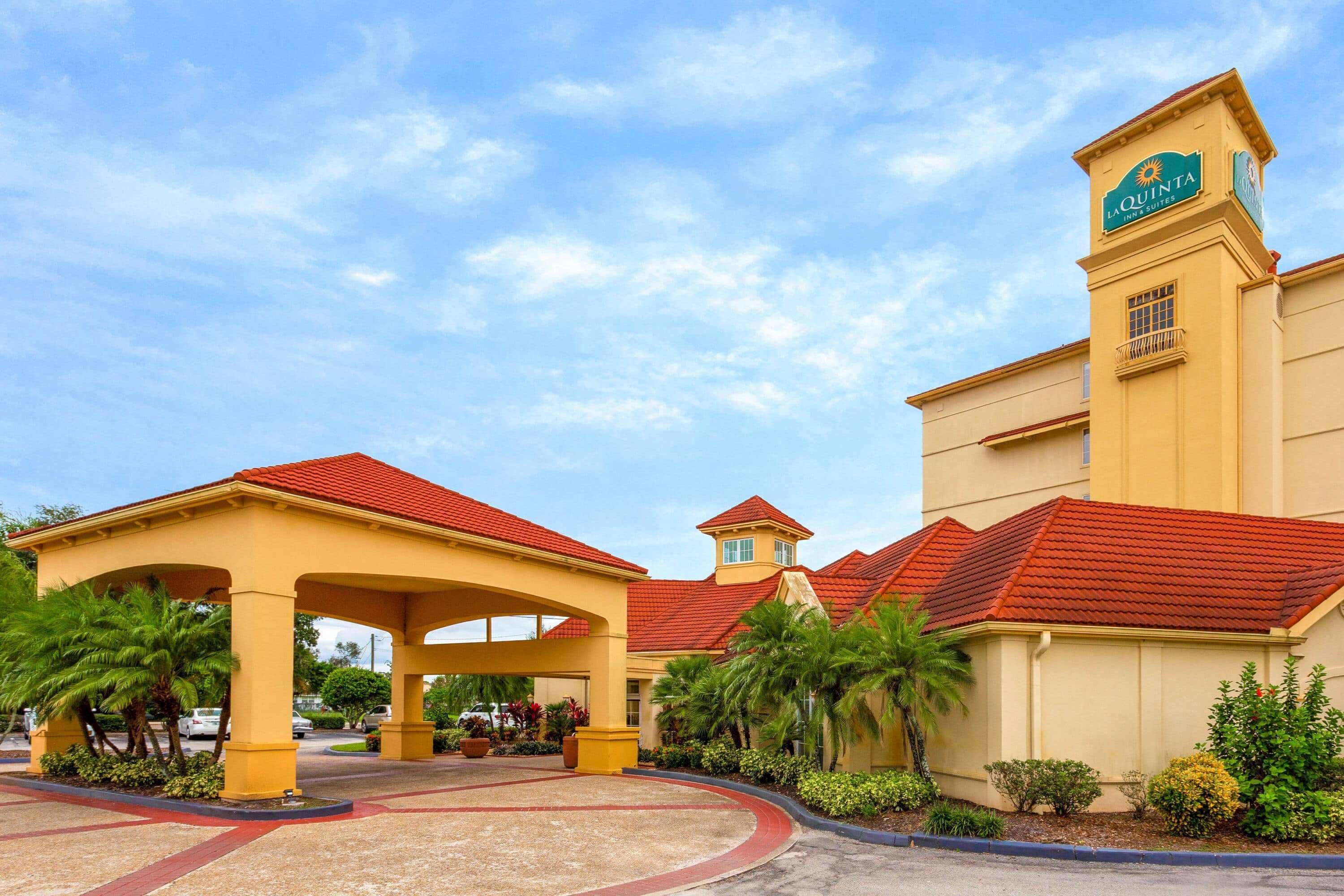 Hotel La Quinta By Wyndham West 3*