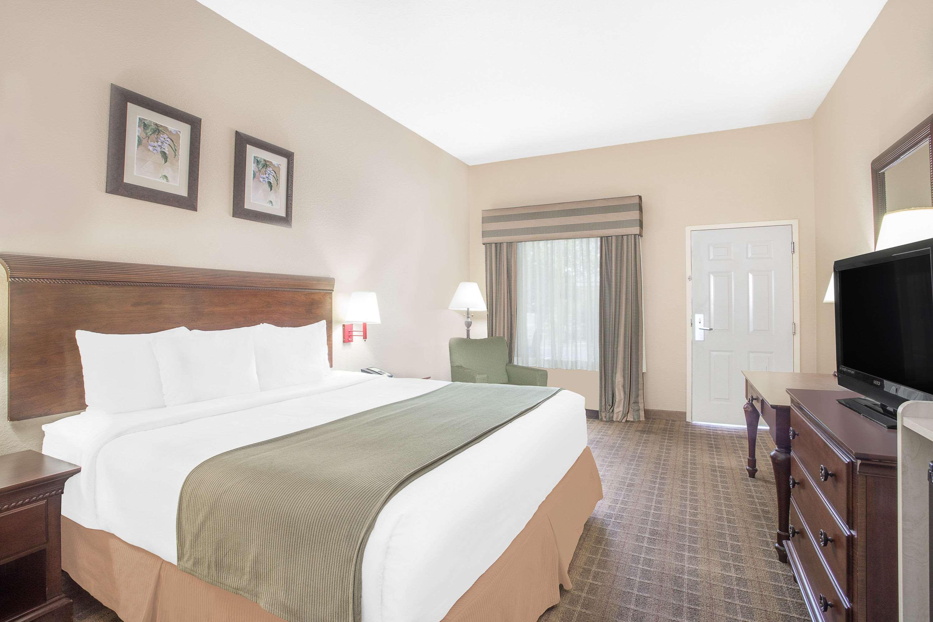 Baymont By Wyndham 3* Crestview