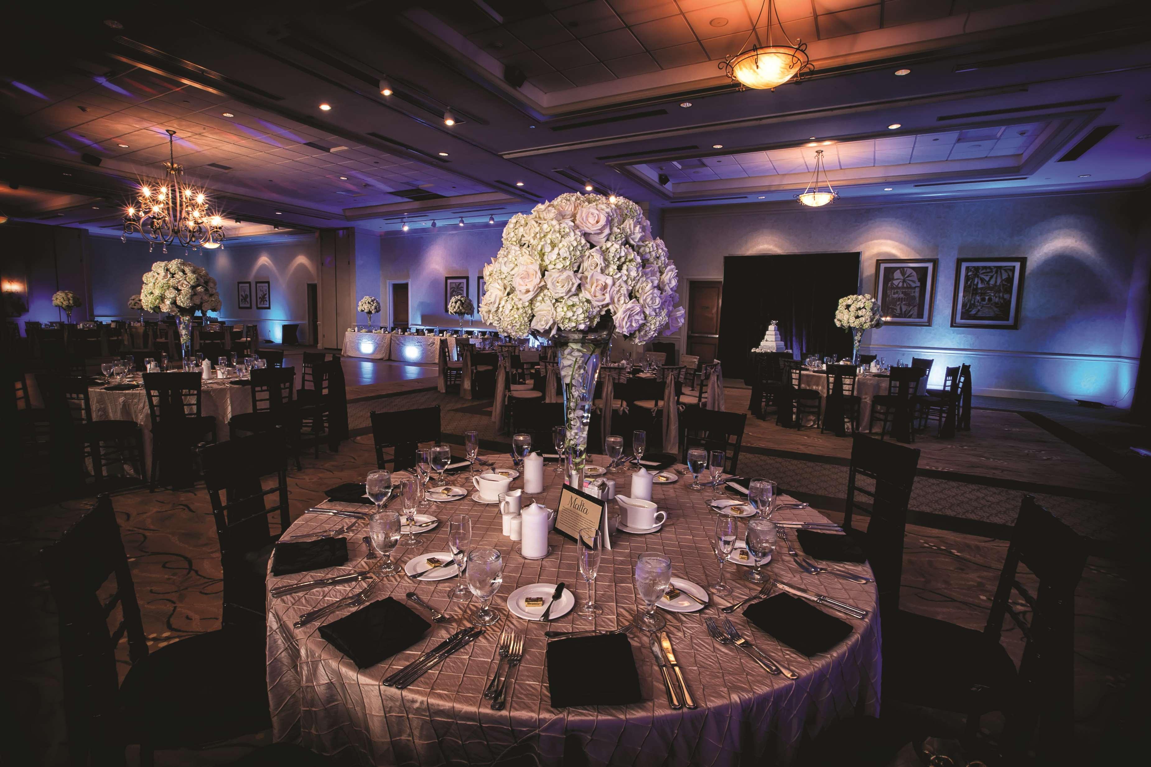 Doubletree By Hilton - Sawgrass Mills 4*