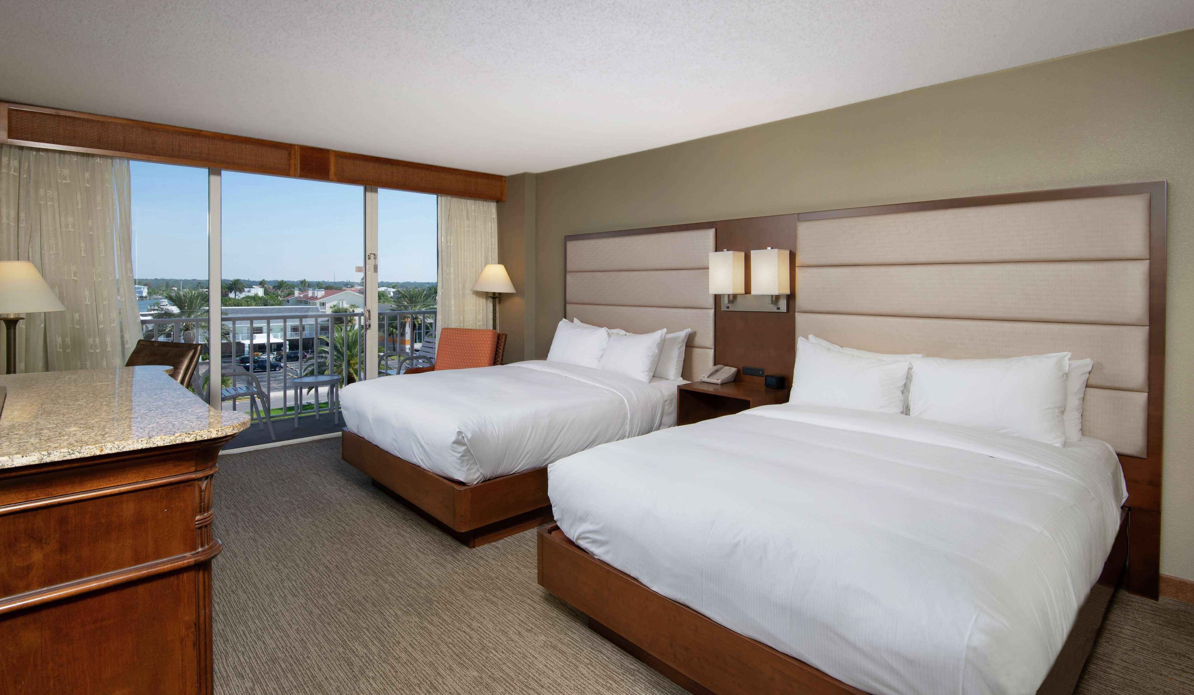 Doubletree By Hilton Tampa Bay - North Redington 3*