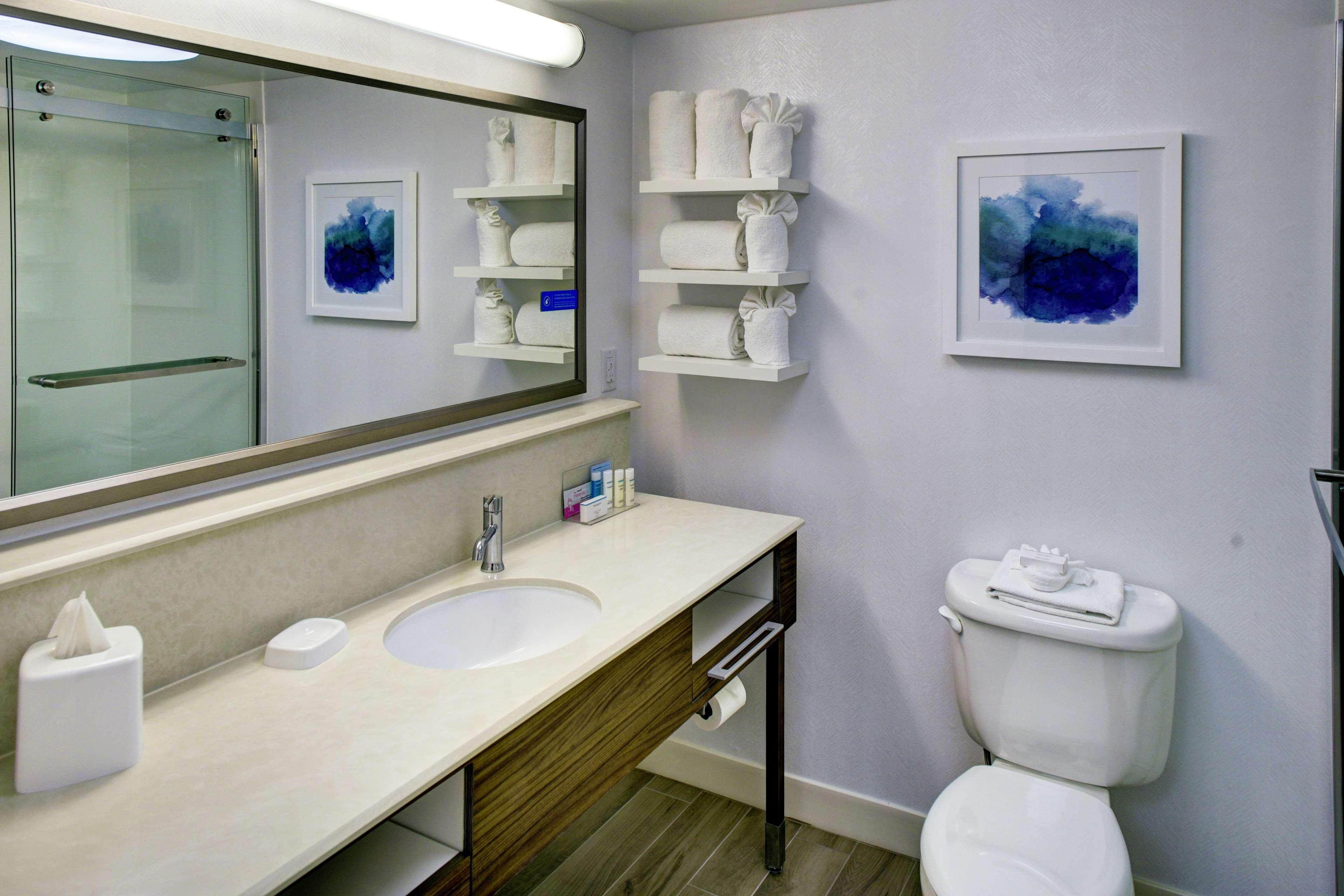 Hotel Hampton & At Mary Colonial Townpark 3*