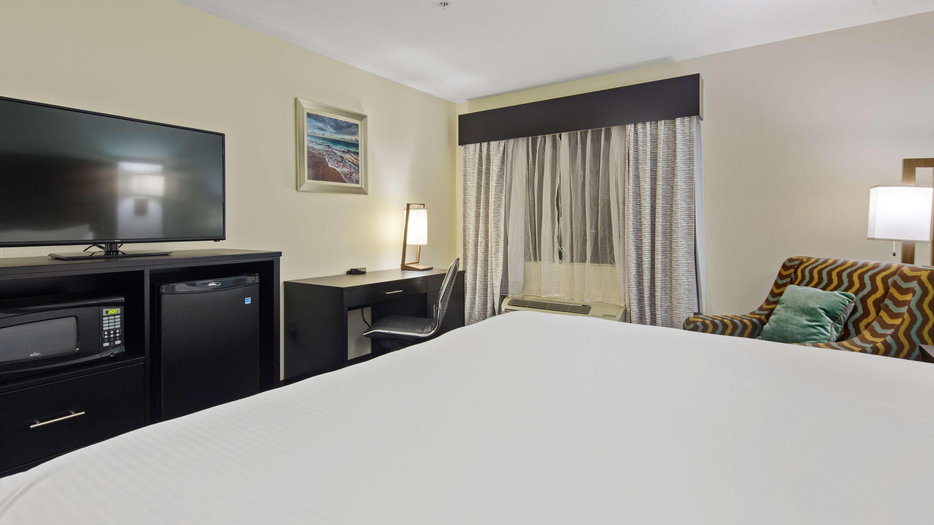 Western Mayport And Hotel