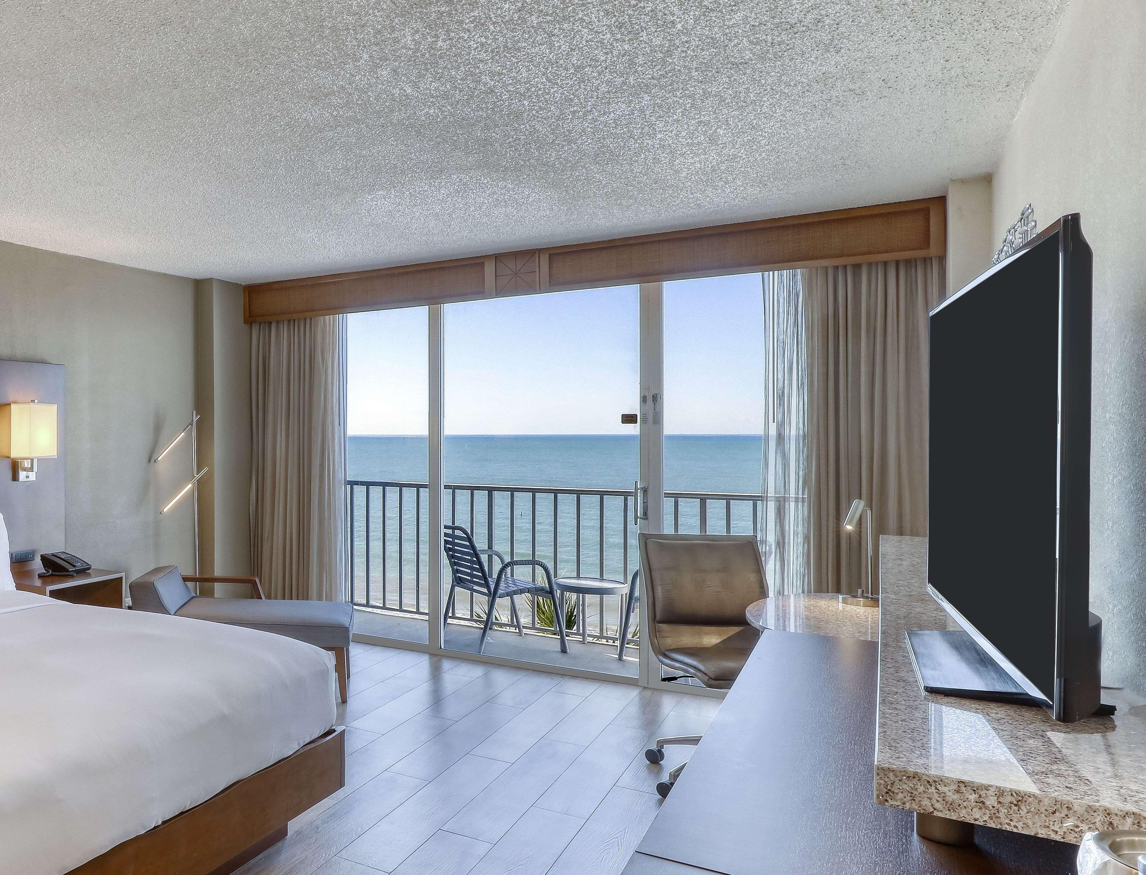 Doubletree By Hilton Tampa Bay - North Redington Resort