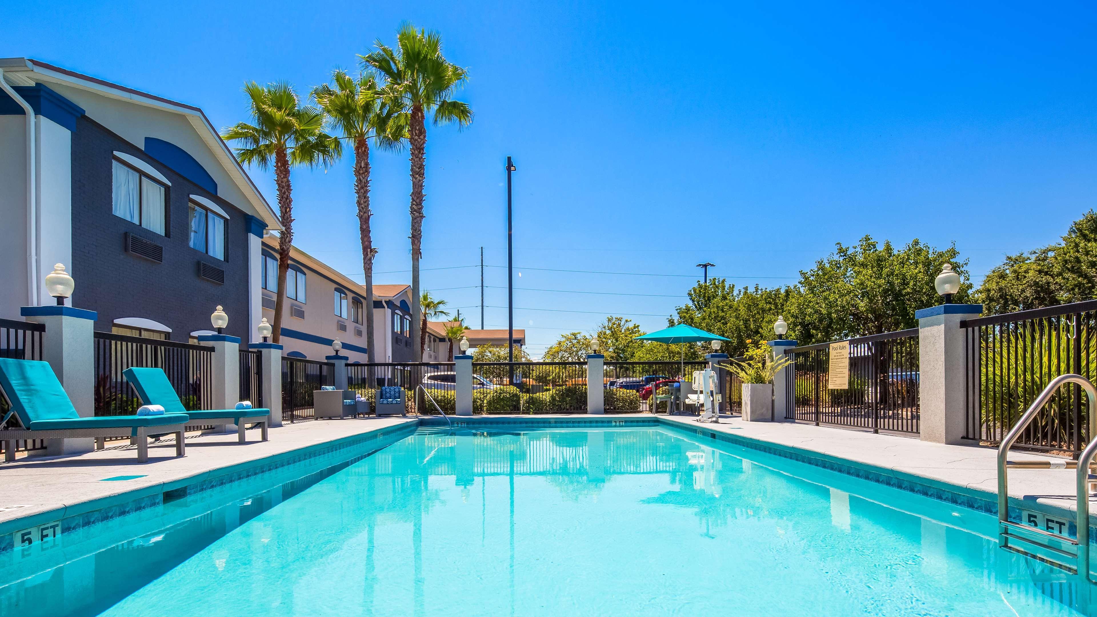 Western Mayport And Hotel