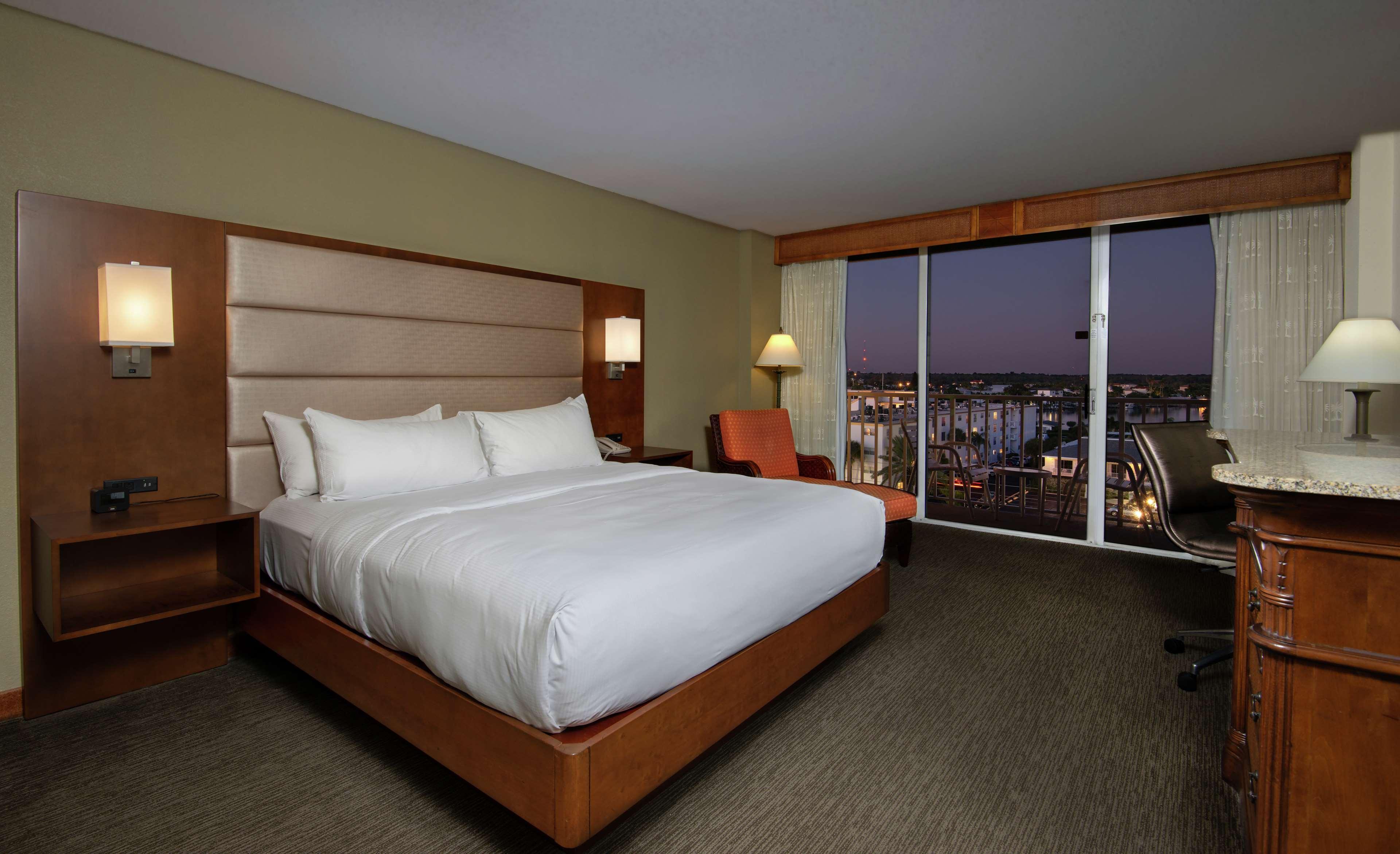 Resort Doubletree By Hilton Tampa Bay - North Redington 3*