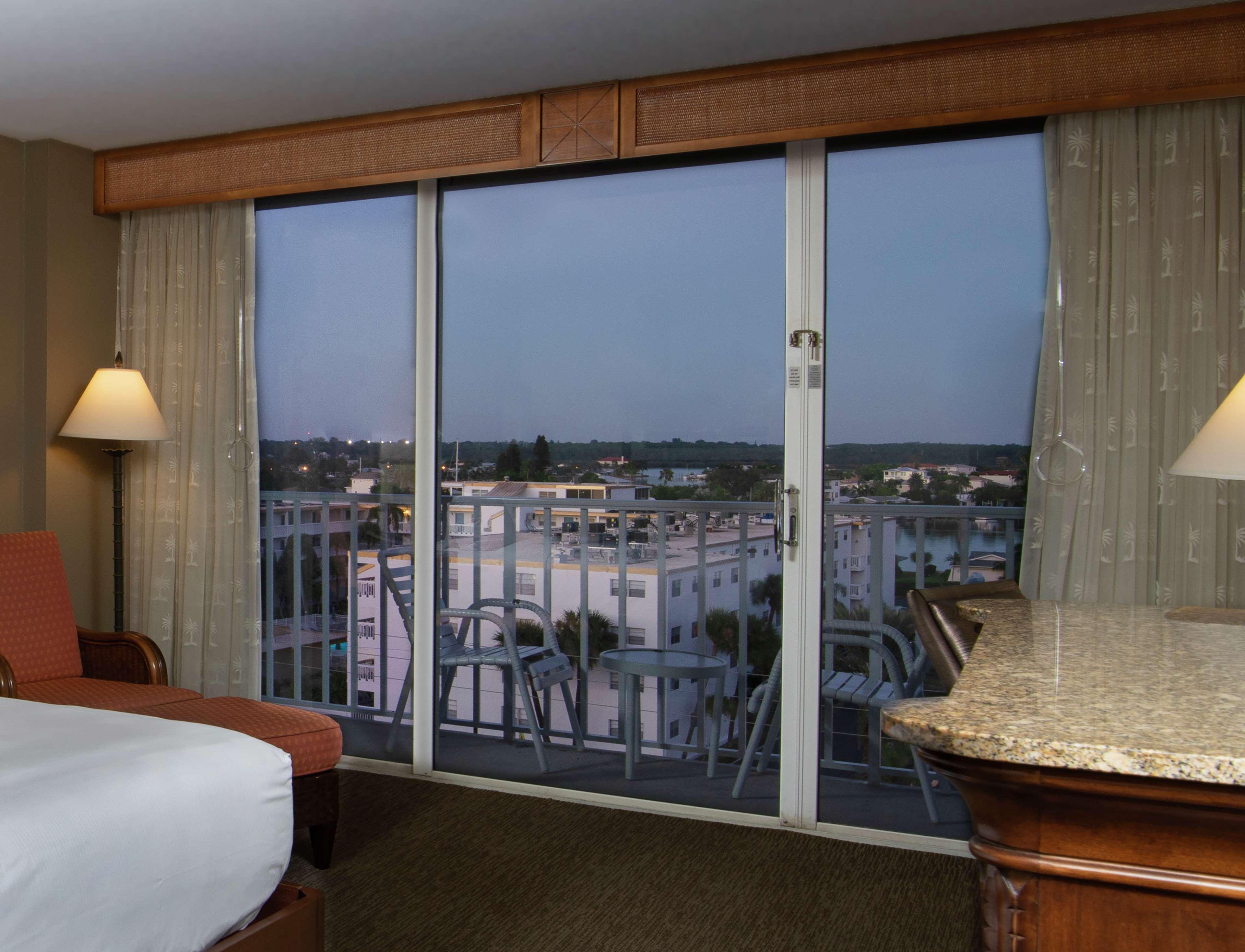 Doubletree By Hilton Tampa Bay - North Redington 3* St. Pete Beach