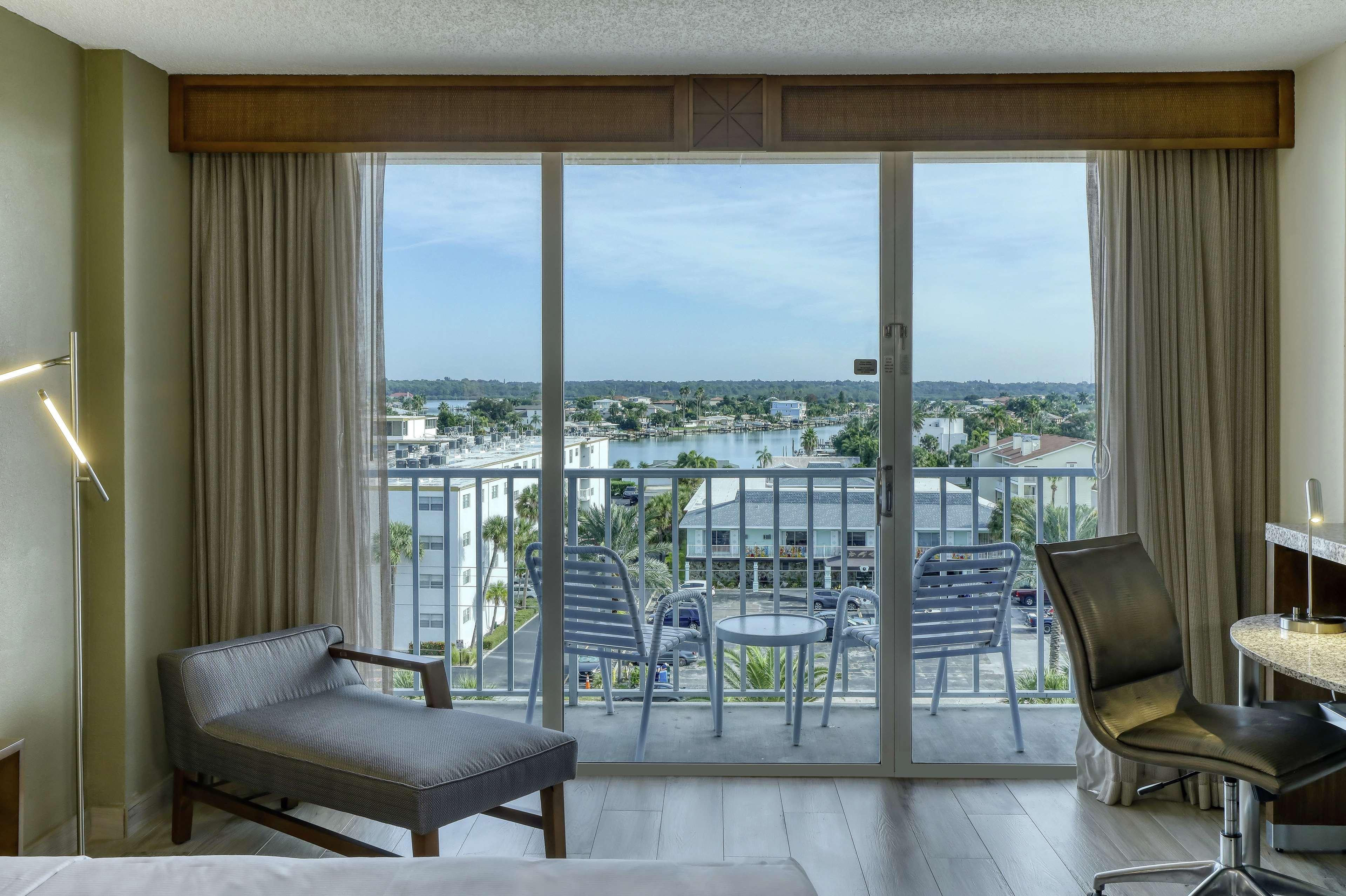 Doubletree By Hilton Tampa Bay - North Redington Resort St. Pete Beach