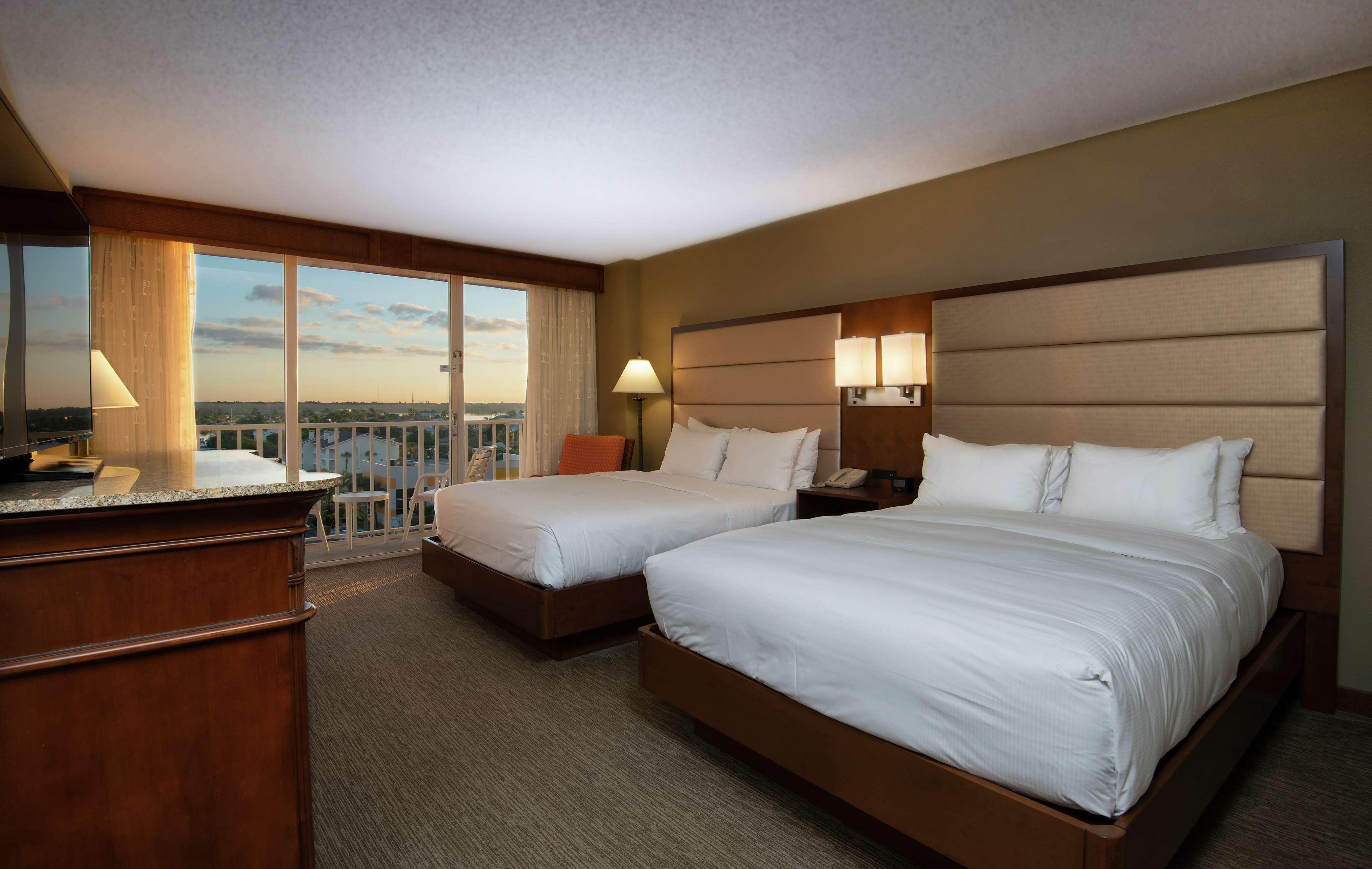 Doubletree By Hilton Tampa Bay - North Redington 3*