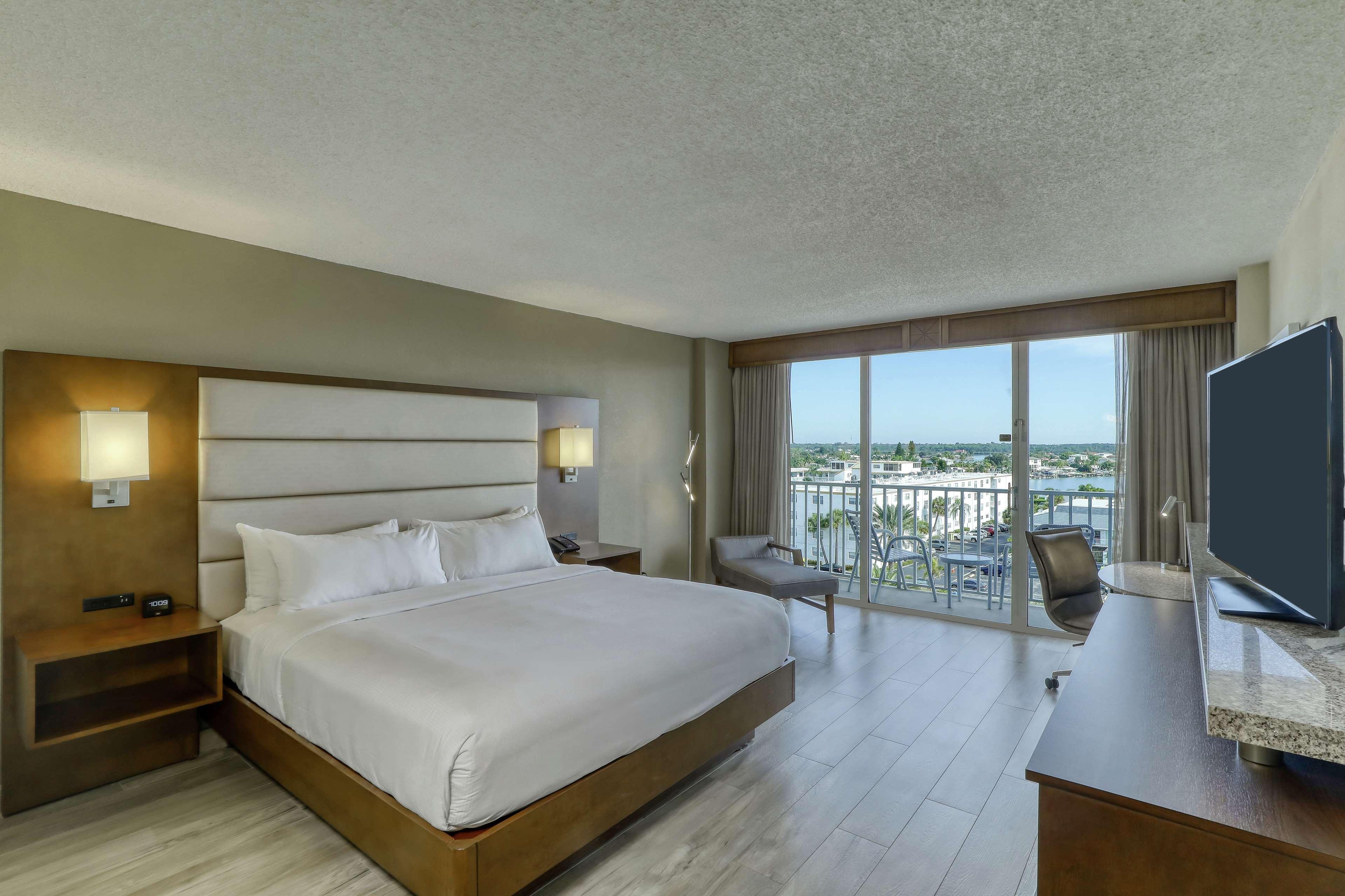 Doubletree By Hilton Tampa Bay - North Redington