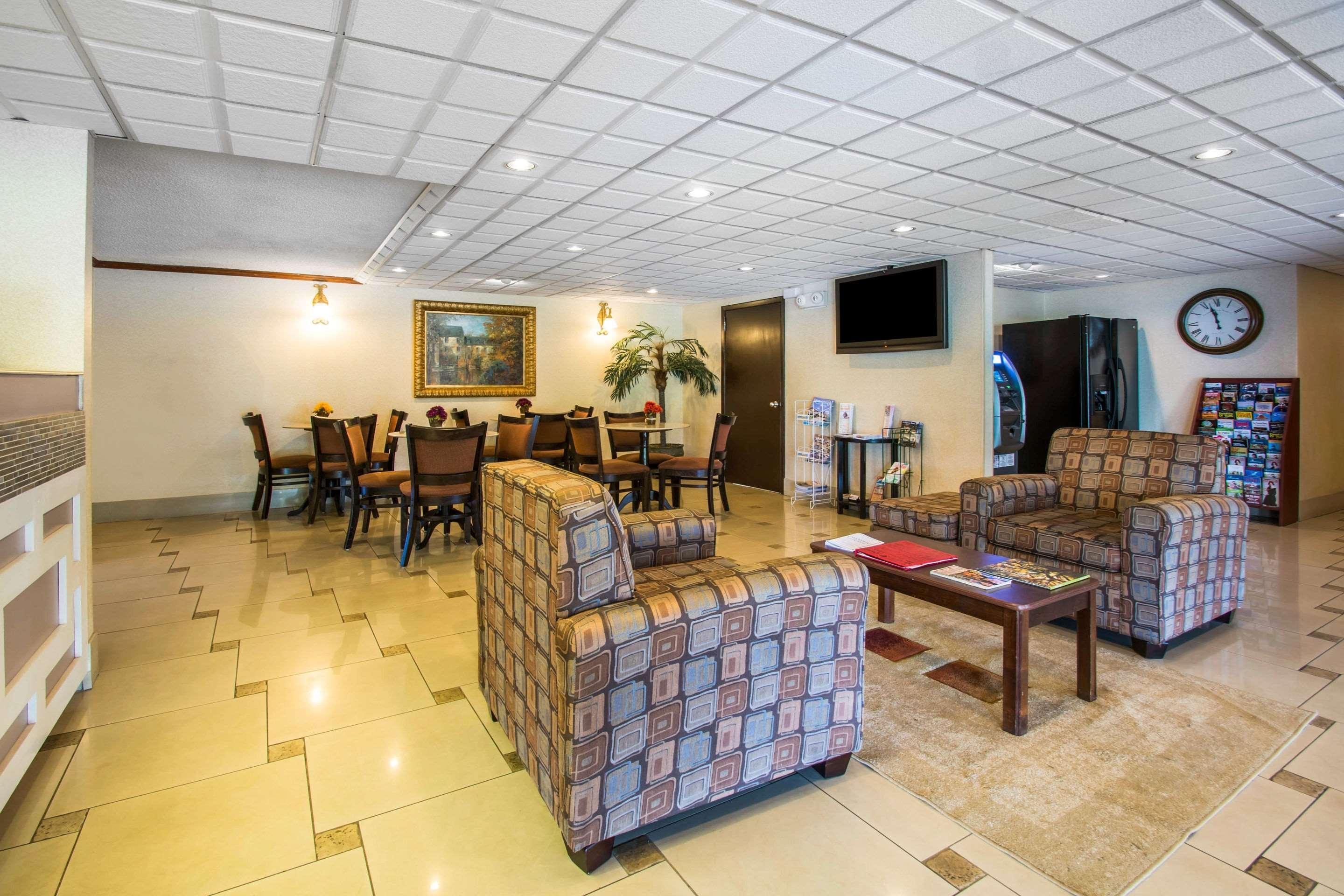 Jax Airport Lodge