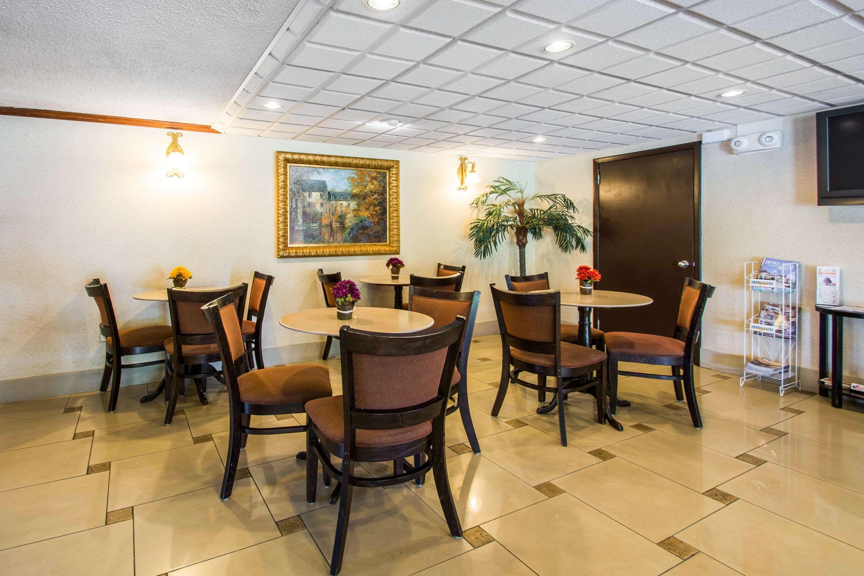 Lodge Jax Airport *