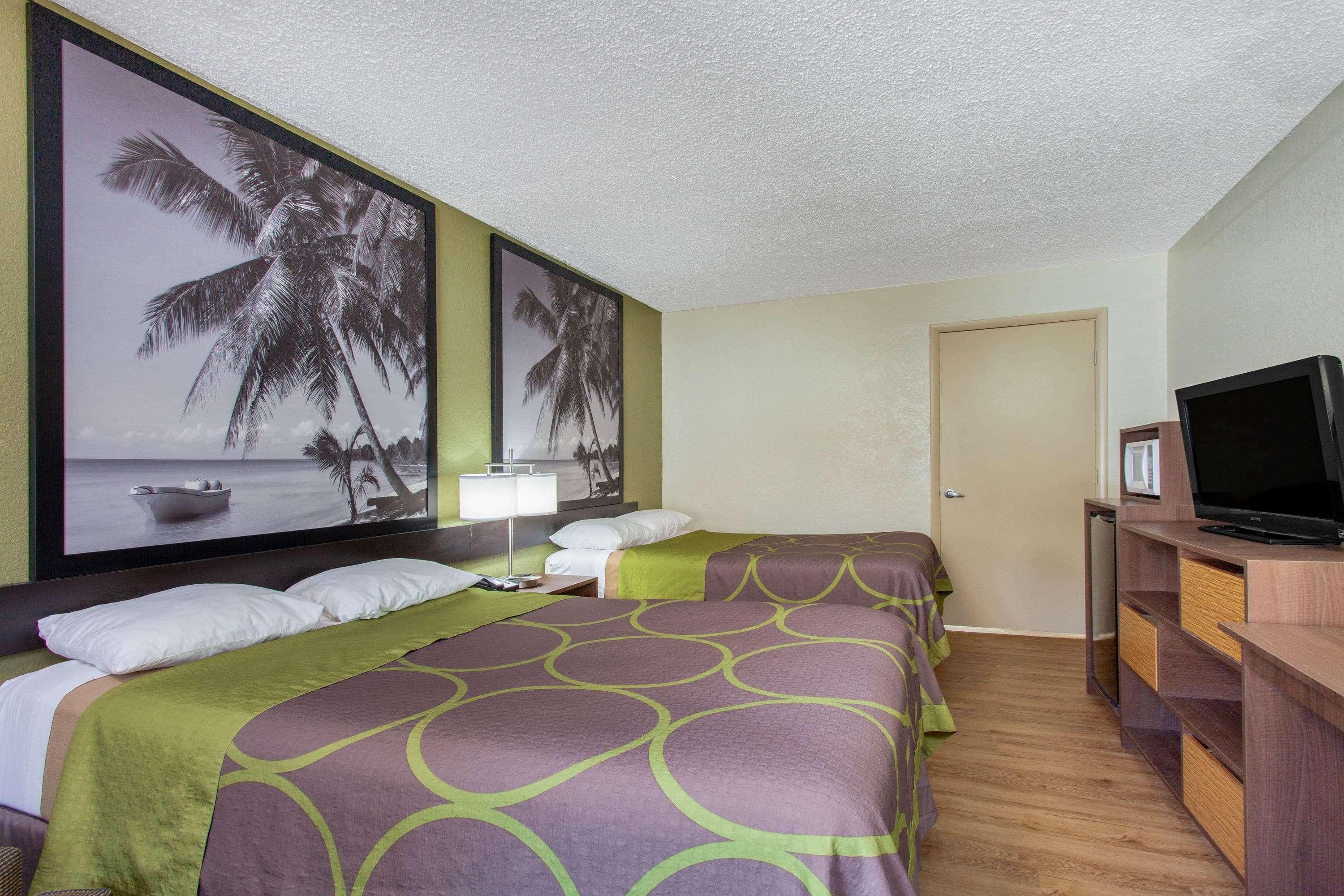 Super 8 By Wyndham Clearwater/us Hwy 19 N 2* Clearwater