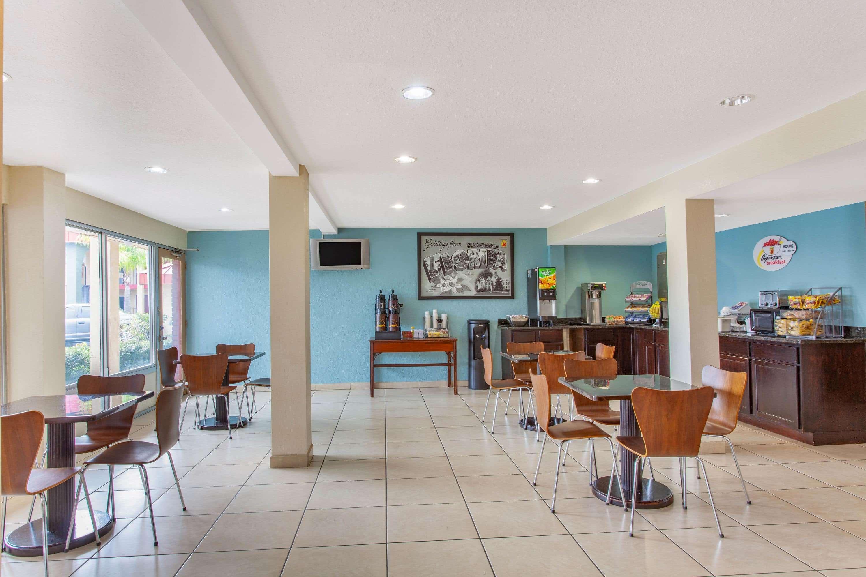 Super 8 By Wyndham Clearwater/us Hwy 19 N Motel