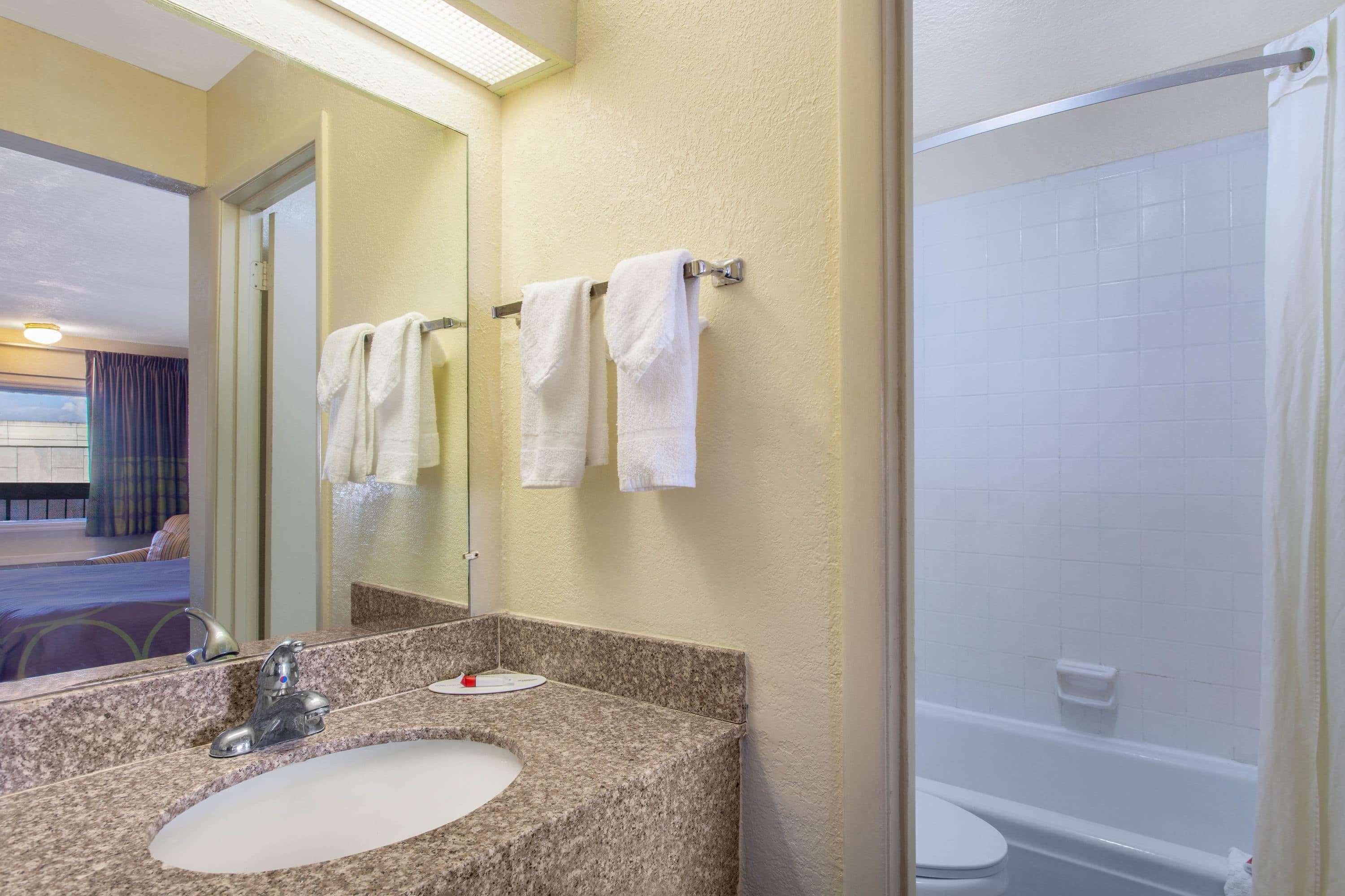 Motel Super 8 By Wyndham Clearwater/us Hwy 19 N