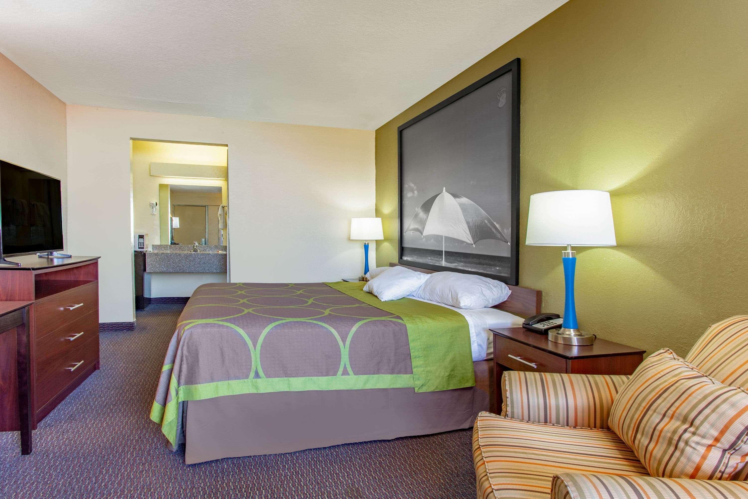 Super 8 By Wyndham Clearwater/us Hwy 19 N 2*