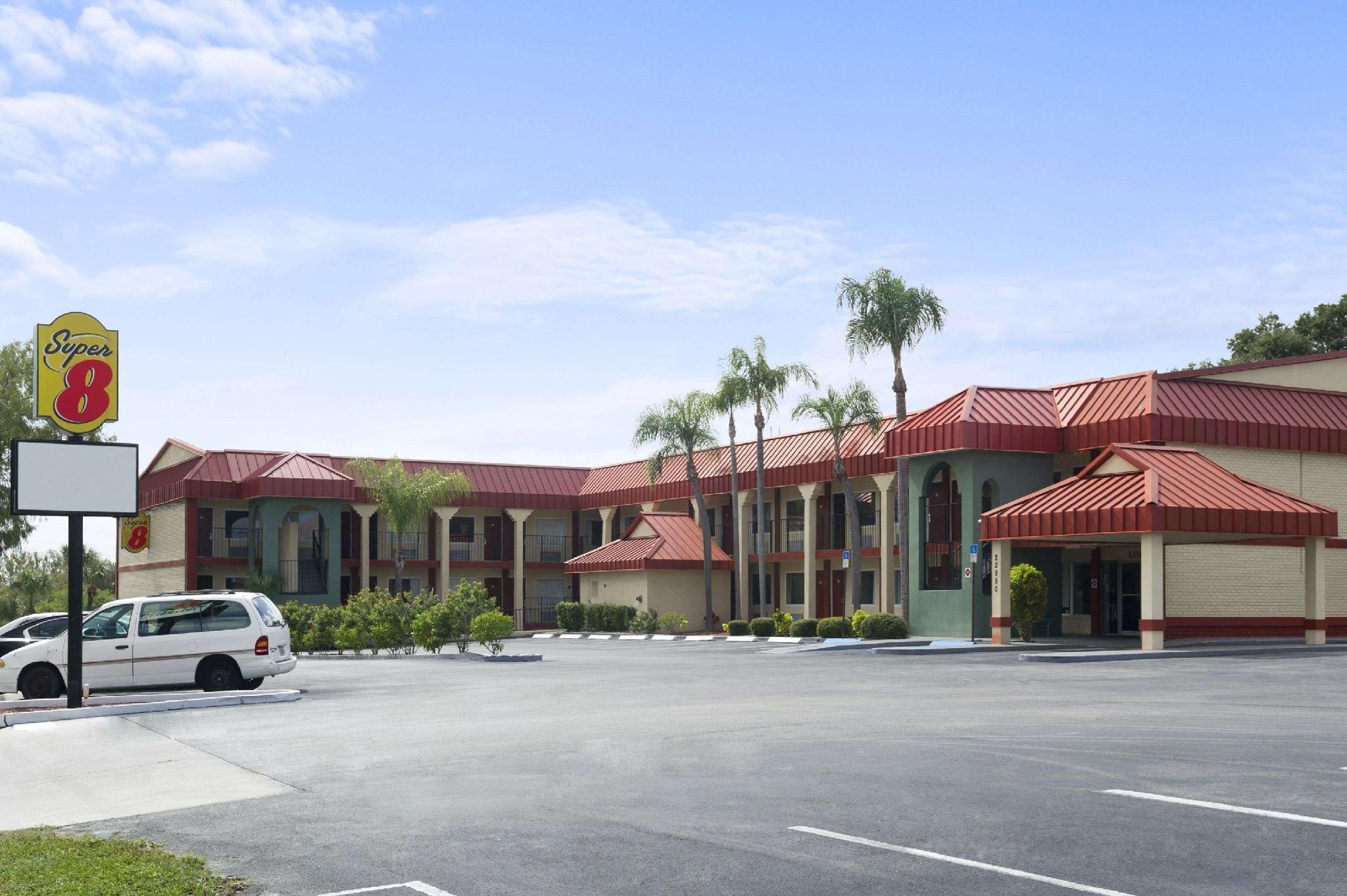 Super 8 By Wyndham Clearwater/us Hwy 19 N Motel