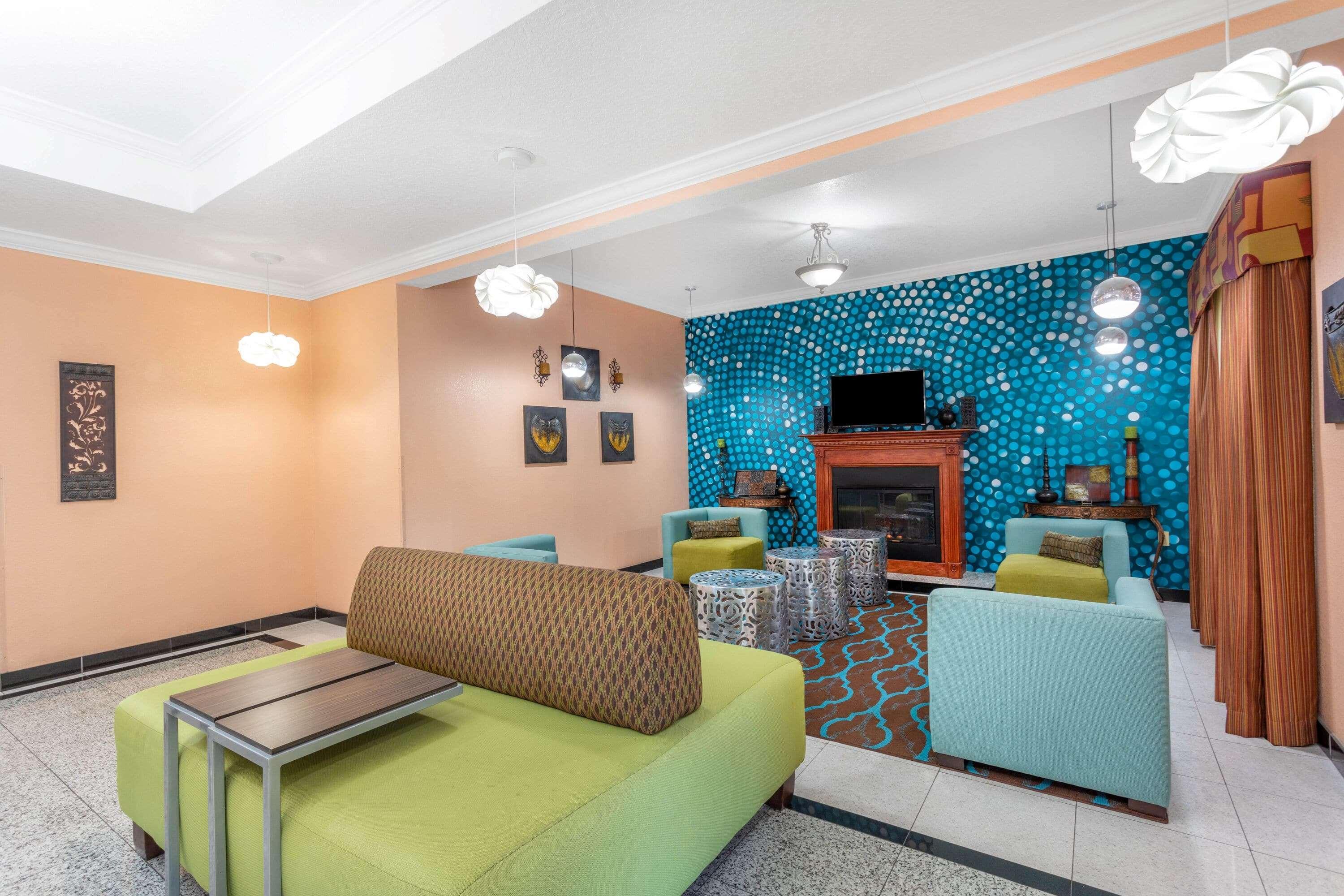 La Quinta By Wyndham Hotel