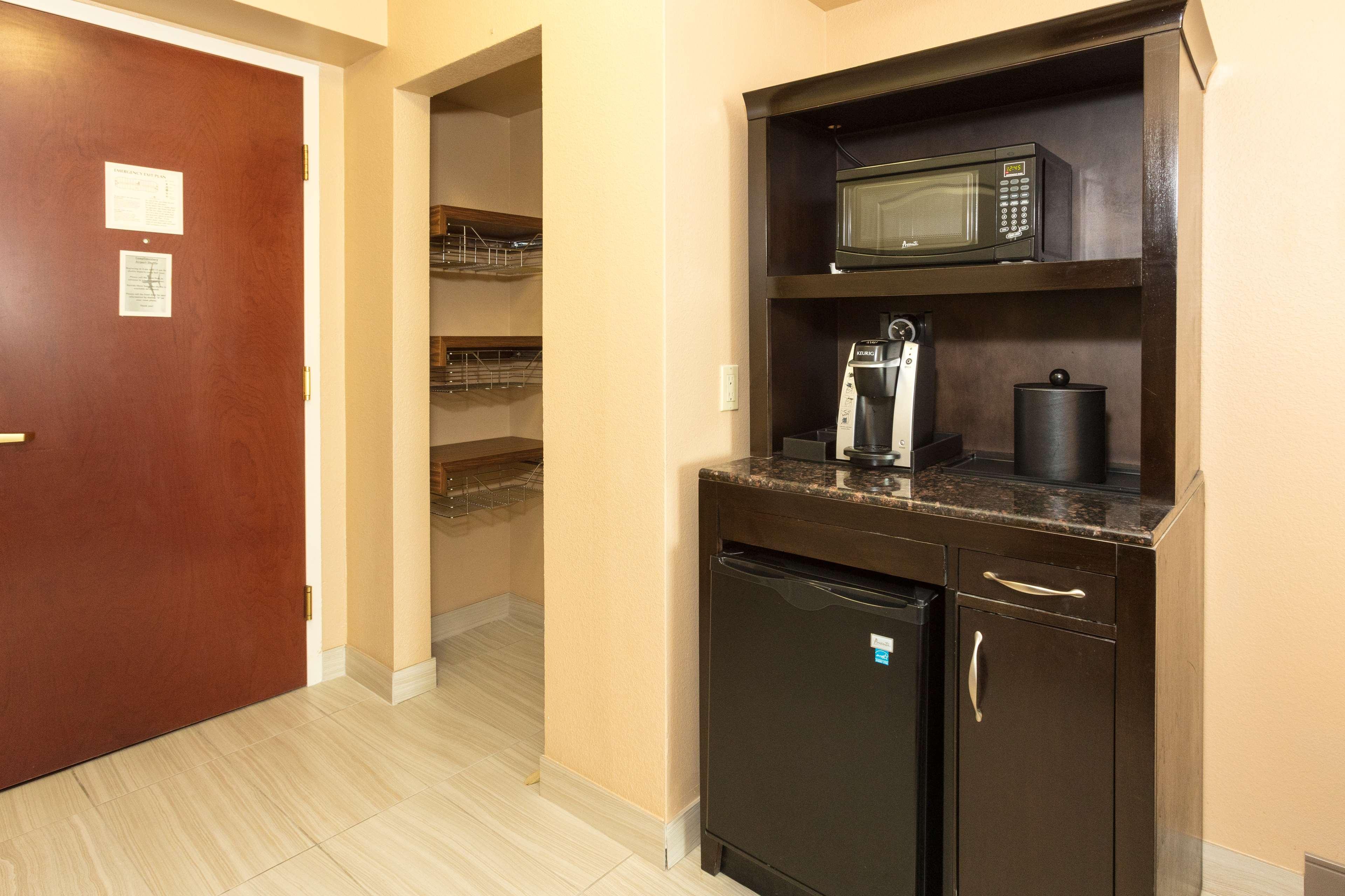 Hilton Garden Airport Hotel