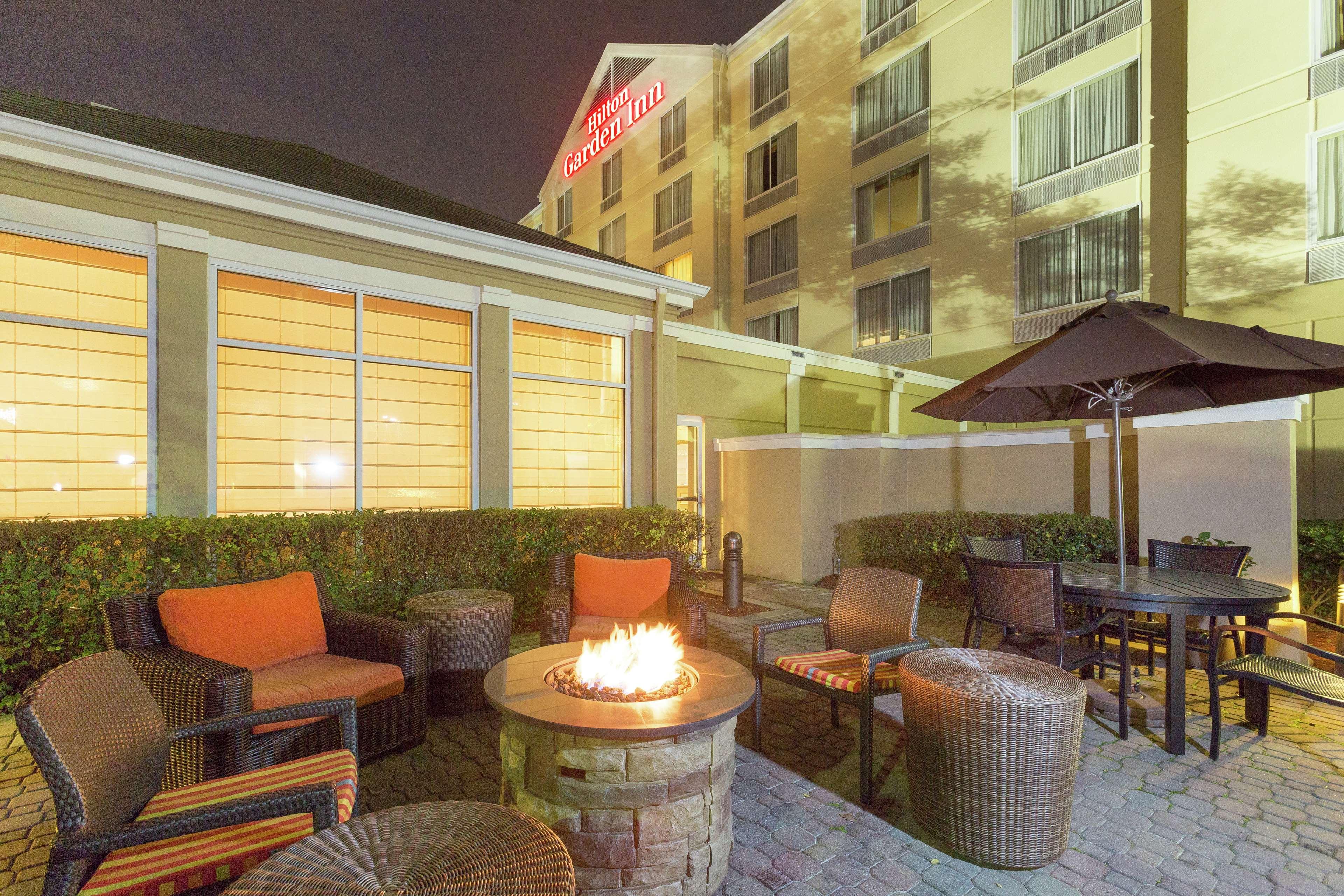Hilton Garden Airport Hotel 3*