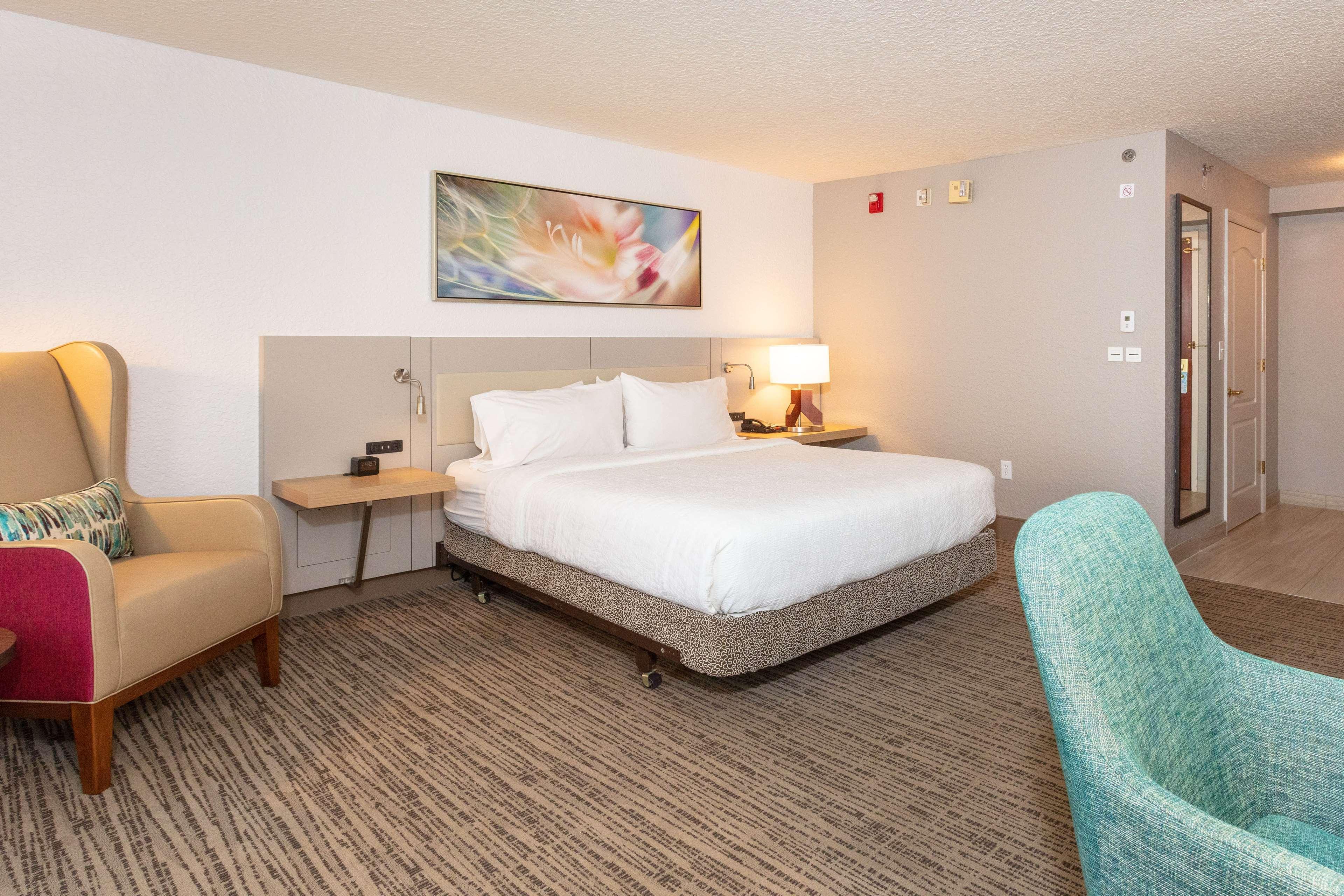 Hilton Garden Airport Hotel 3*