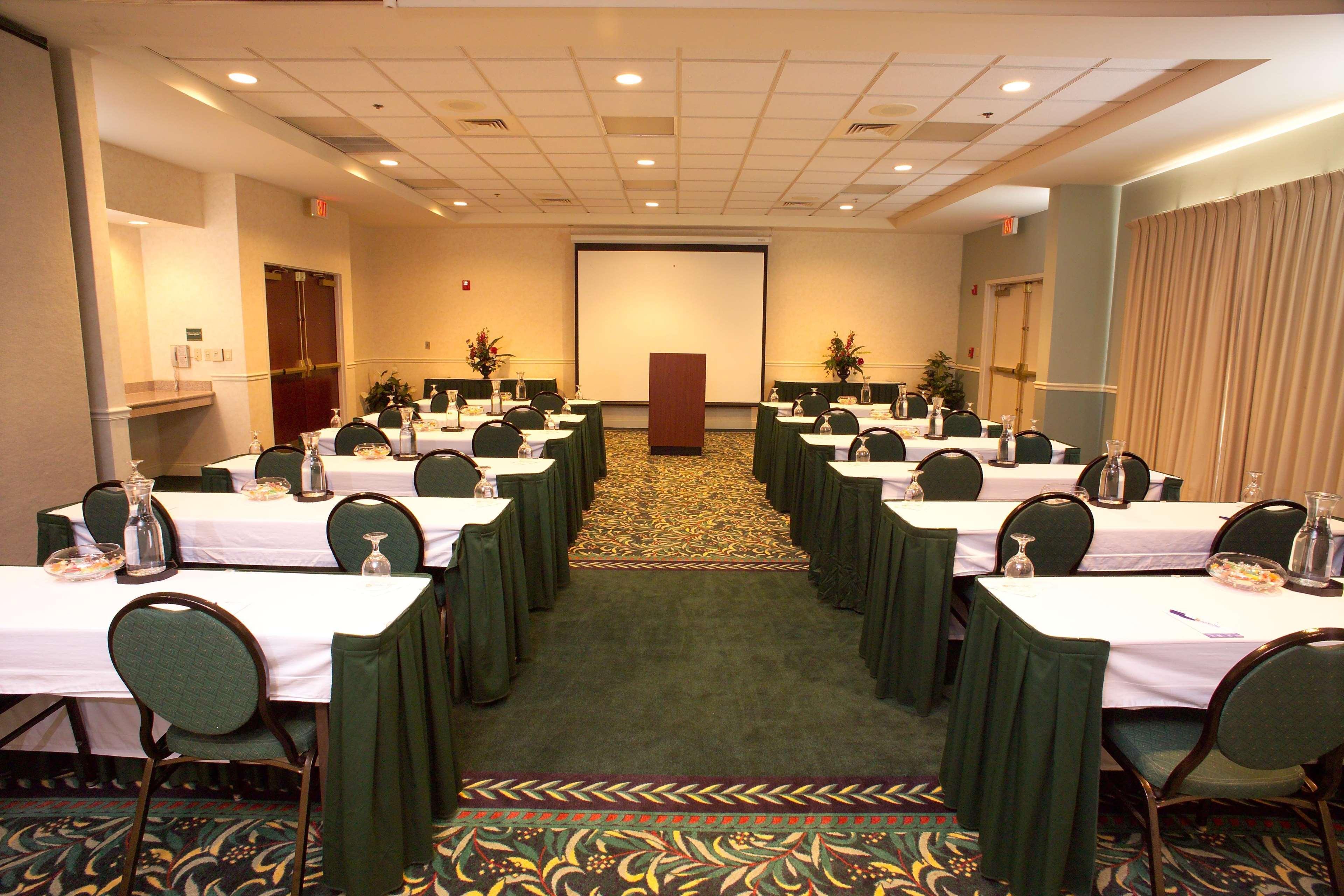 Hilton Garden Airport Hotel