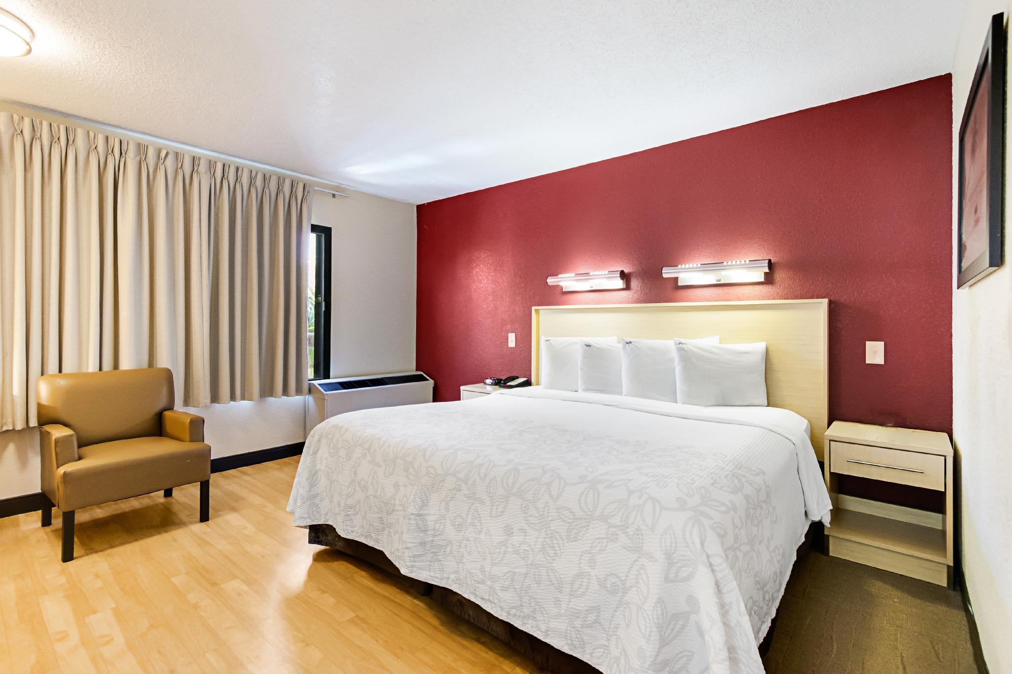 Red Roof Plus+ West Palm Hotel 3*