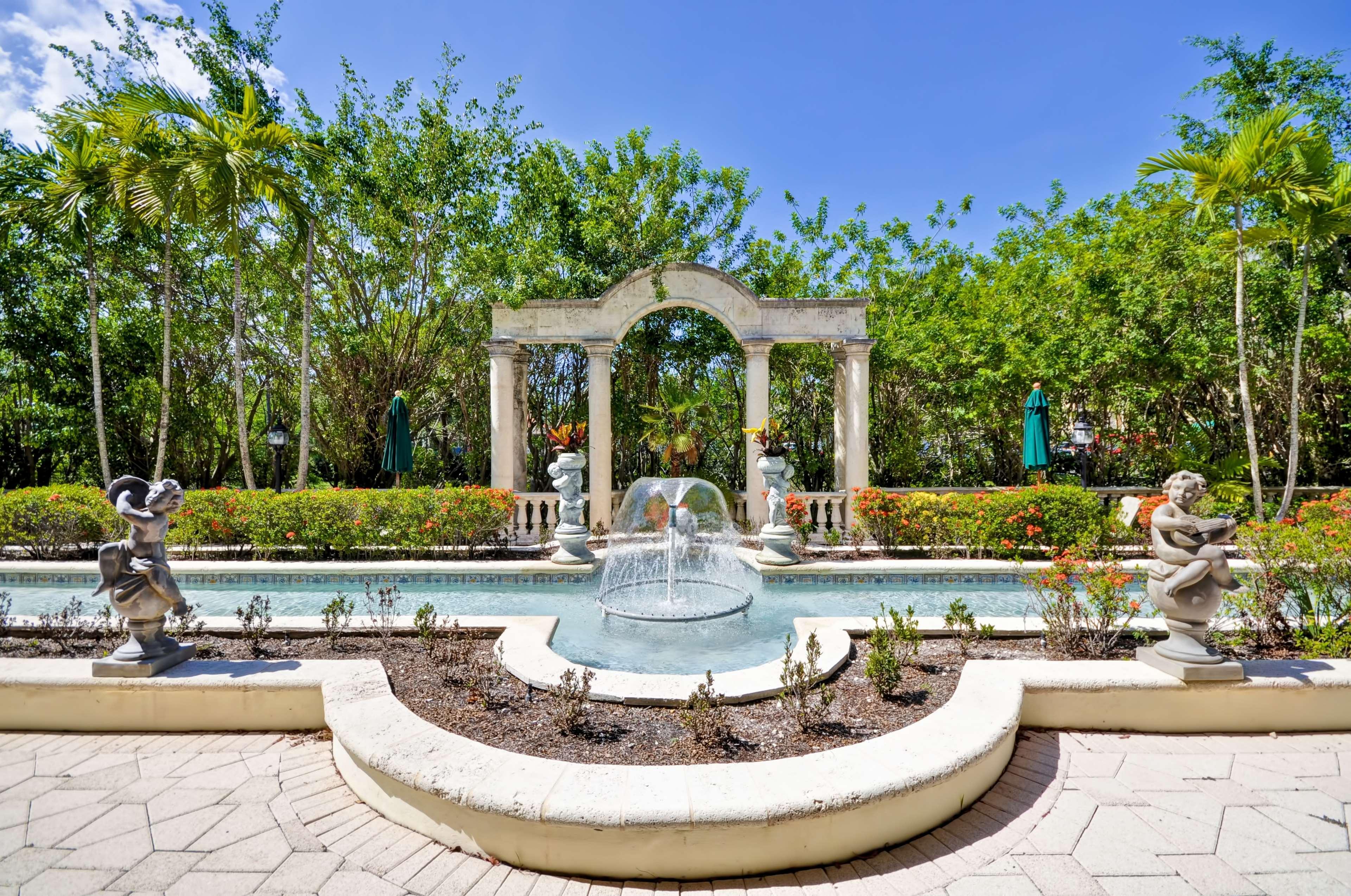 Hotel Hampton Palm Gardens 3*