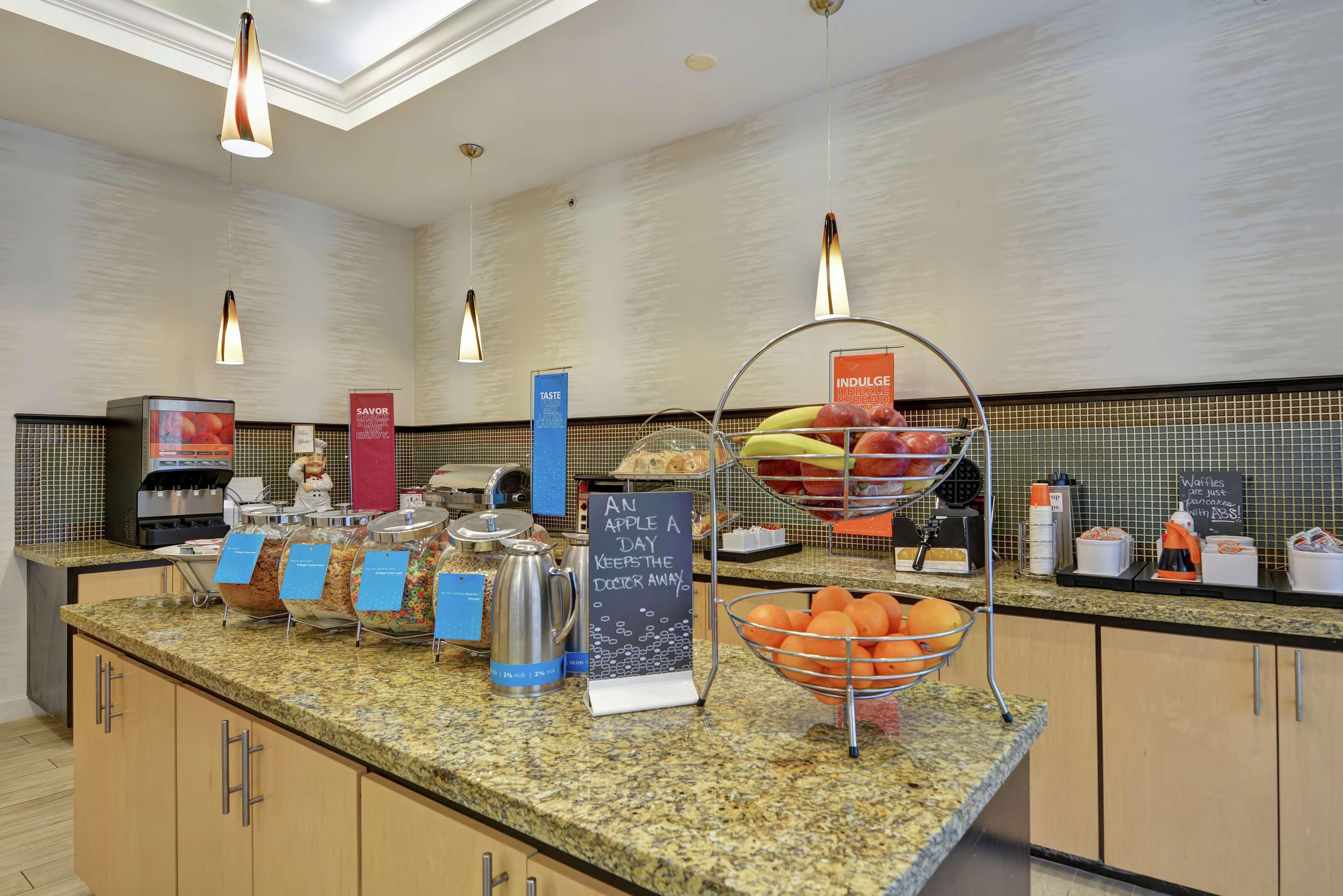 Hampton Palm Gardens Hotel