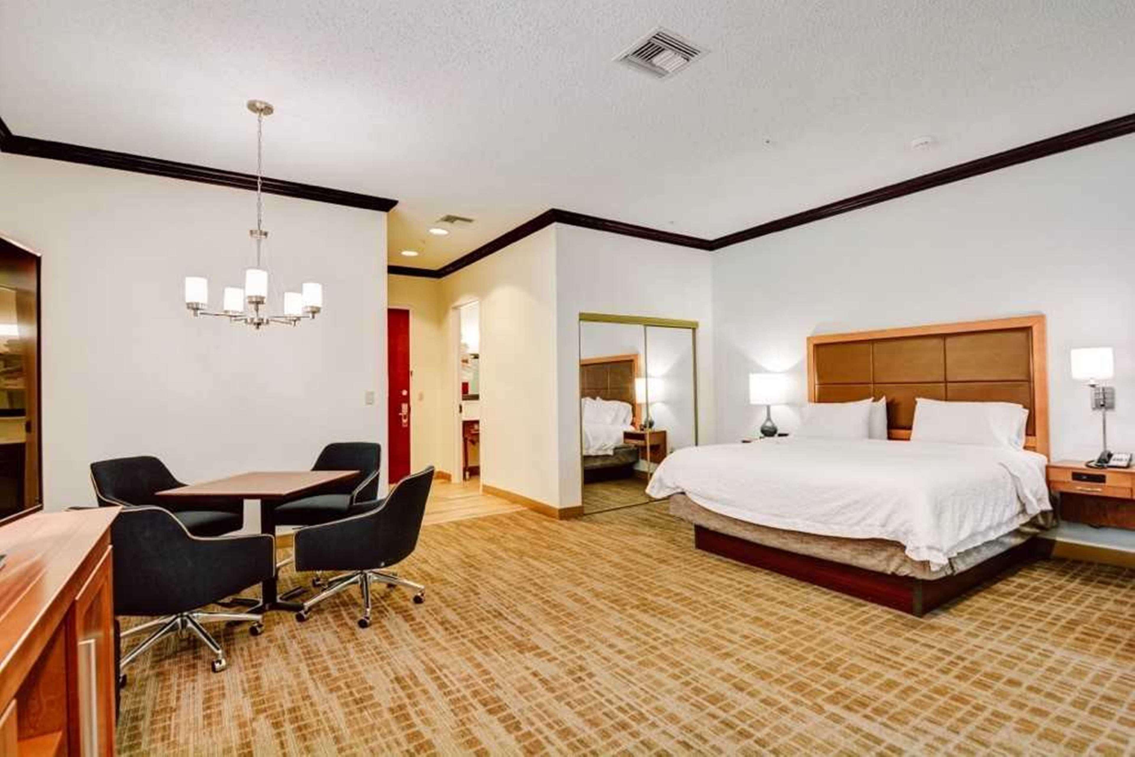 Hampton Palm Gardens Hotel 3*
