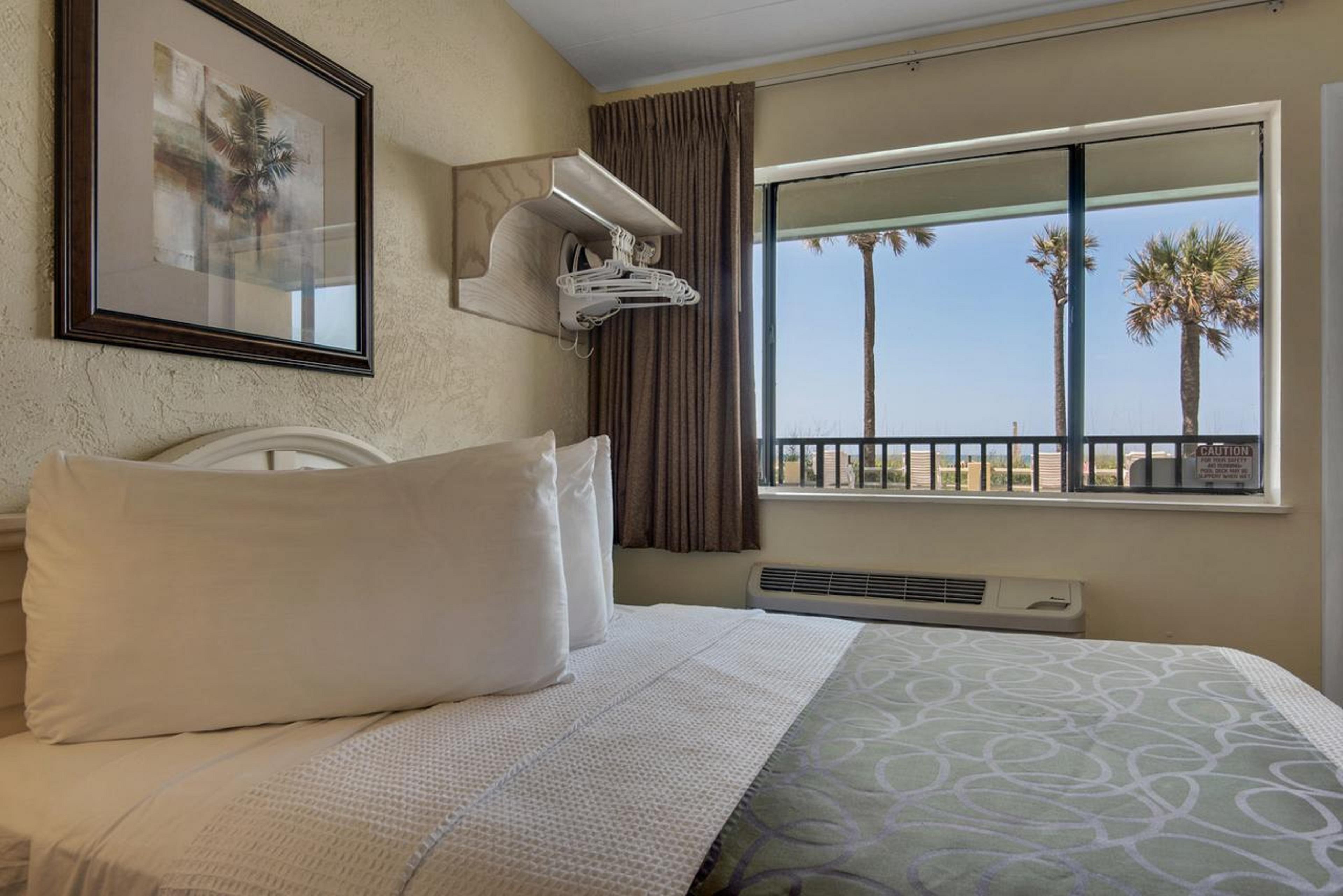 Ramada By Wyndham Panama / Beachfront Hotel