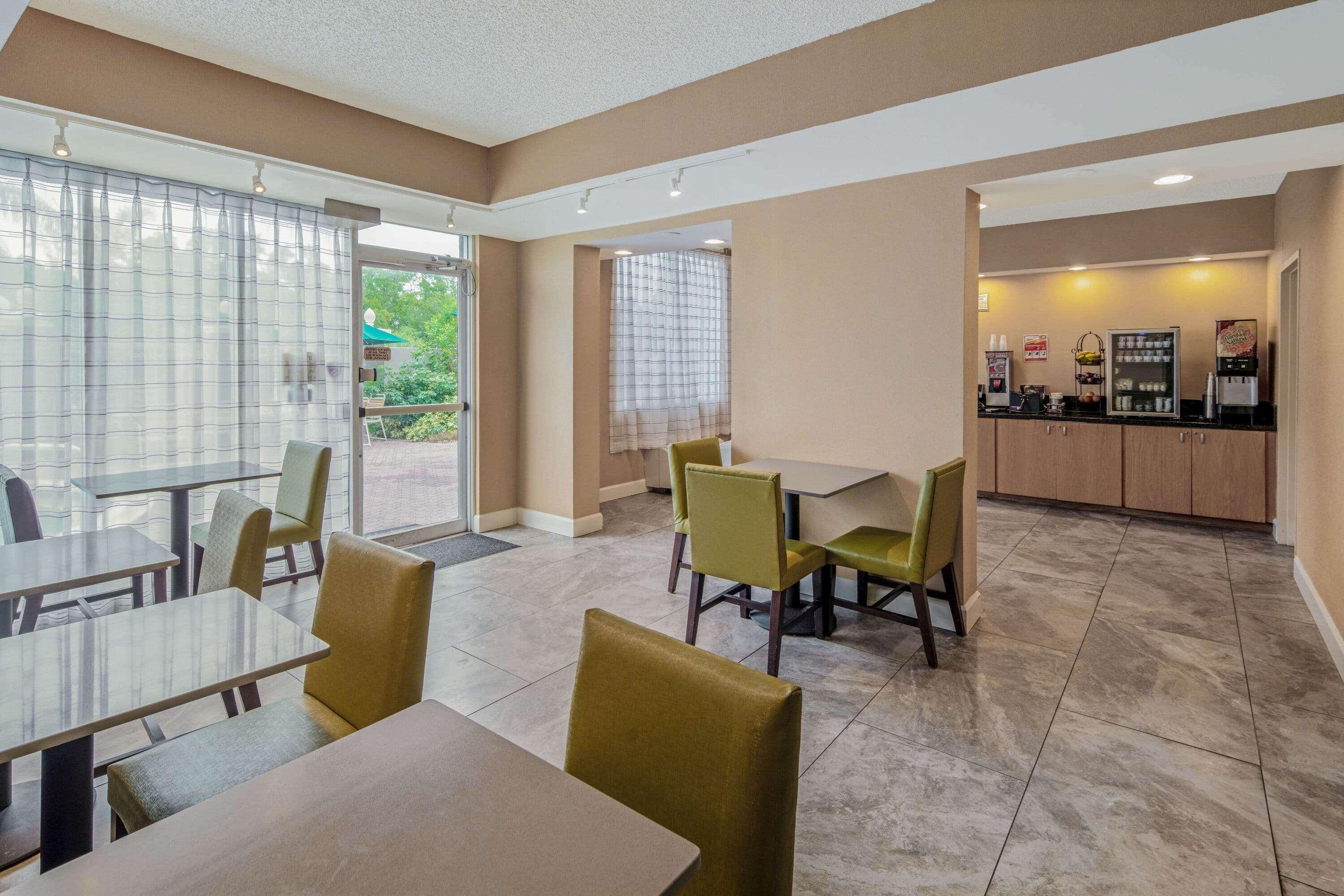La Quinta By Wyndham Downtown Hotel