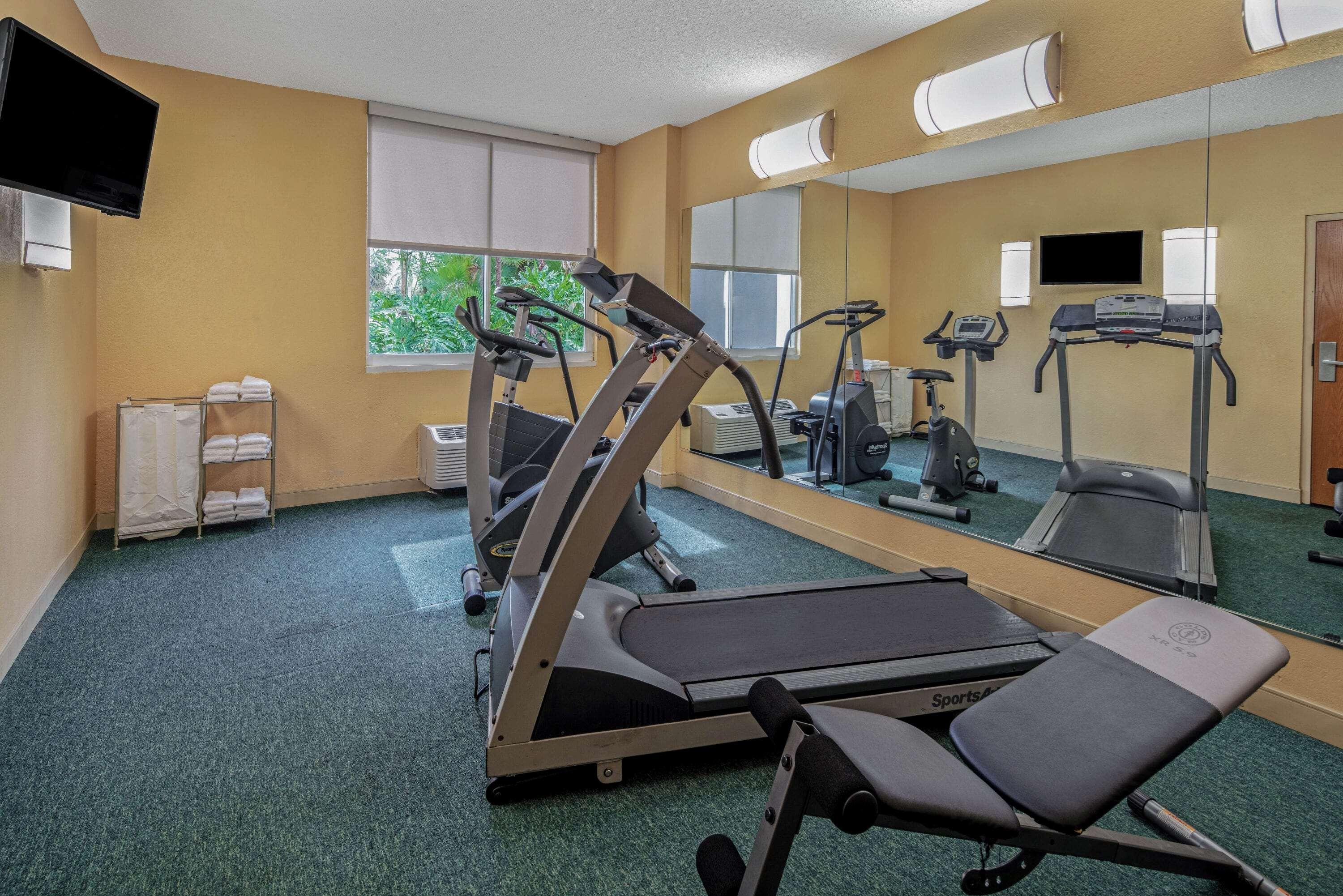La Quinta By Wyndham Downtown Naples