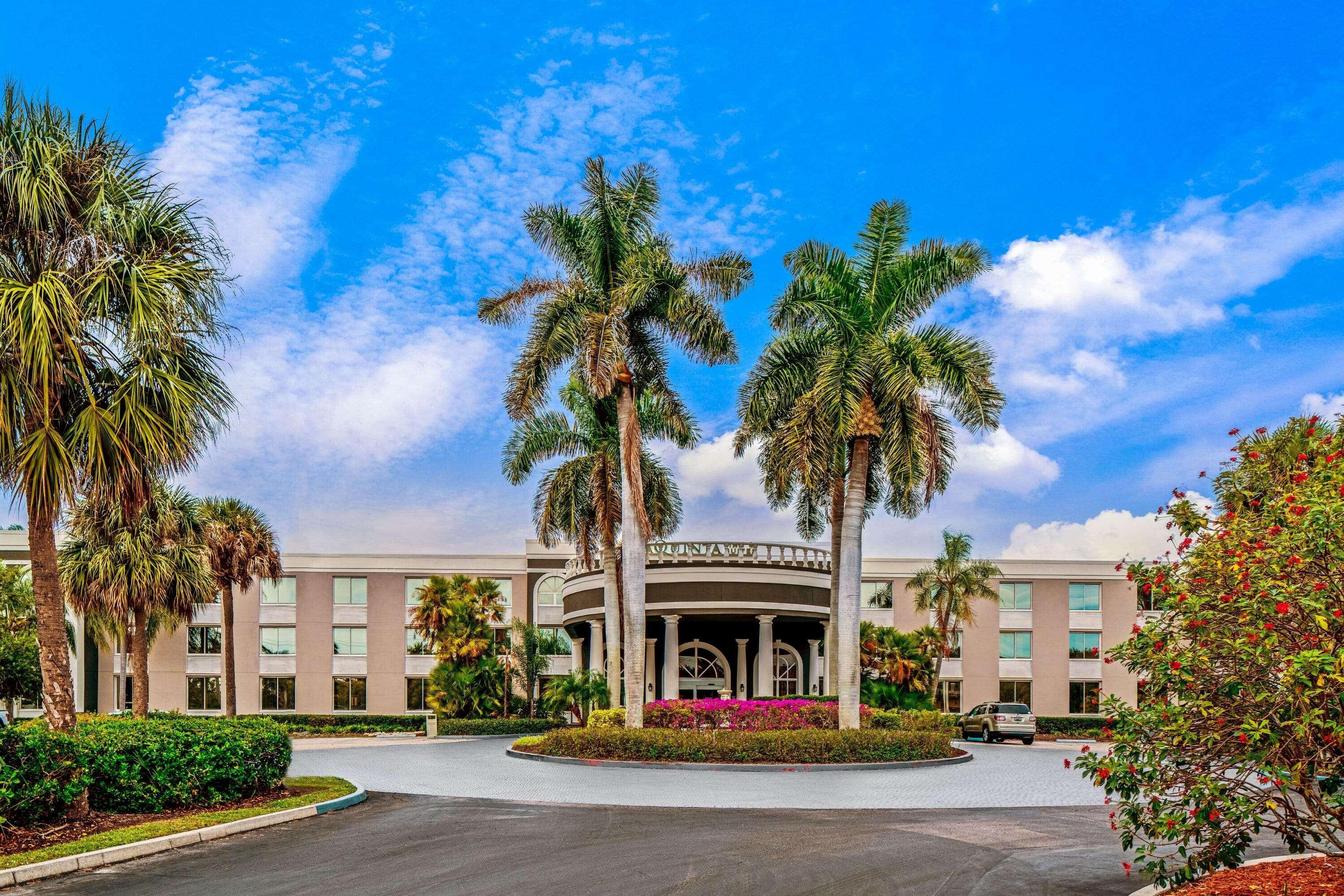Hotel La Quinta By Wyndham Downtown Naples