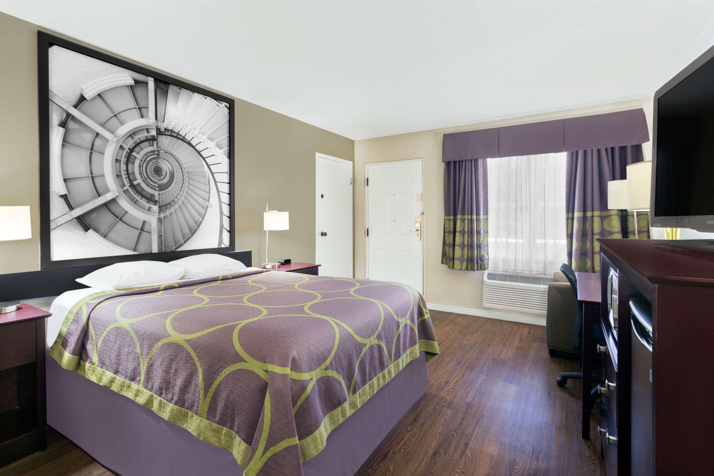 Super 8 By Wyndham Bradenton Area Motel 2*