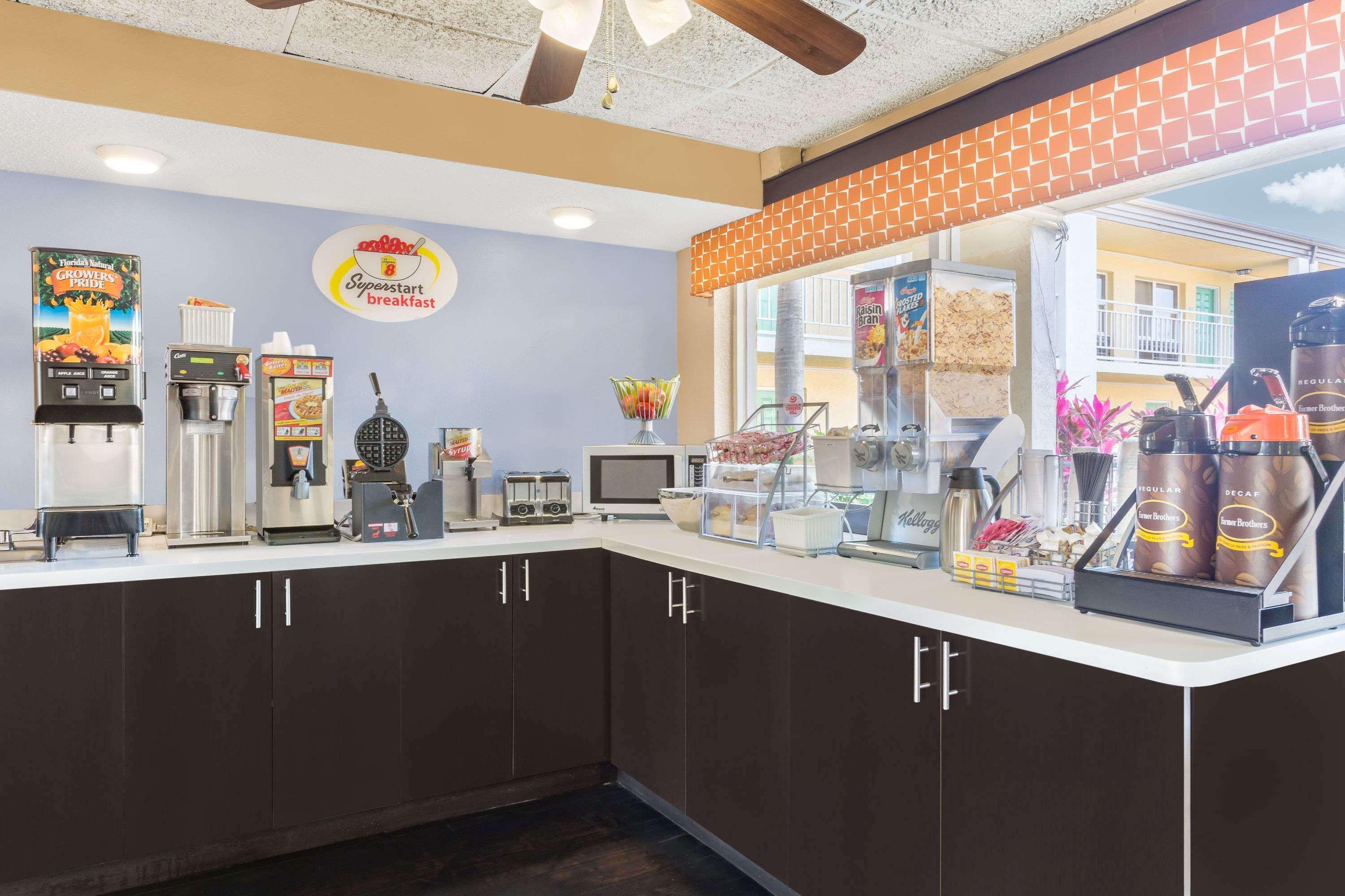 Motel Super 8 By Wyndham Bradenton Area Ellenton