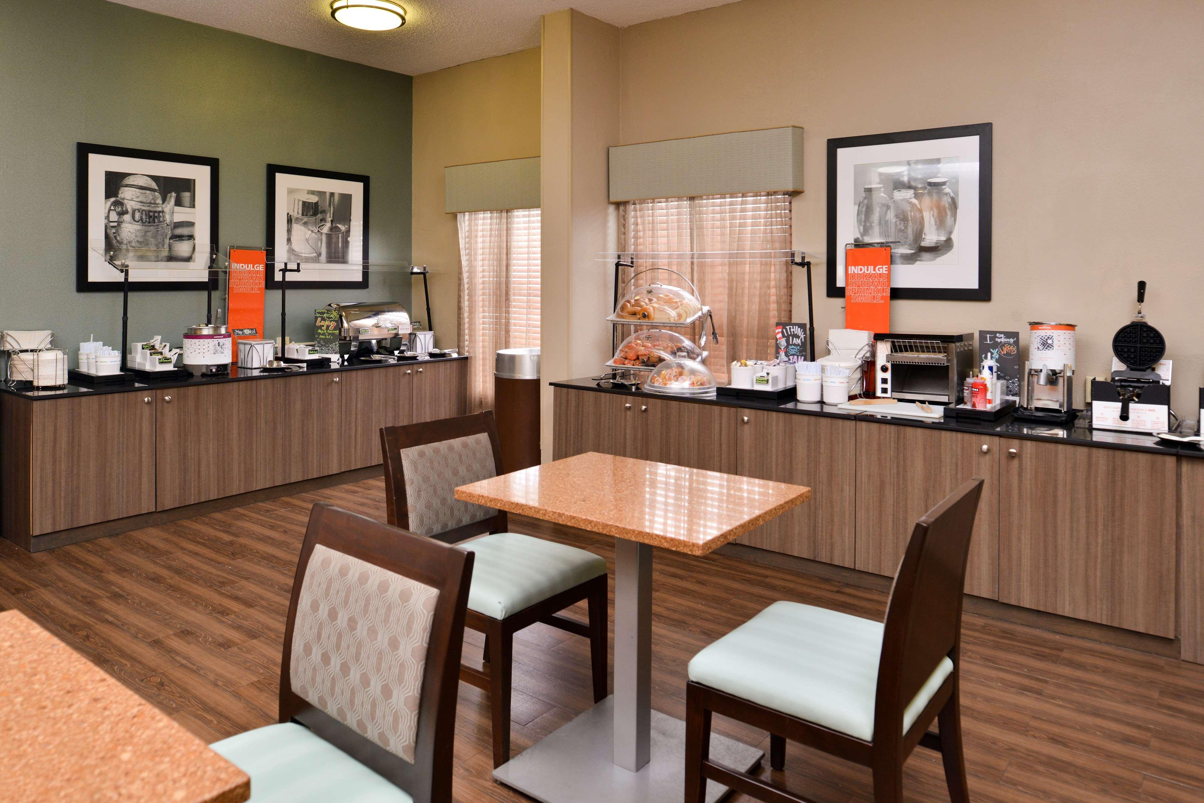 Hotel Hampton Closest To Universal 3*
