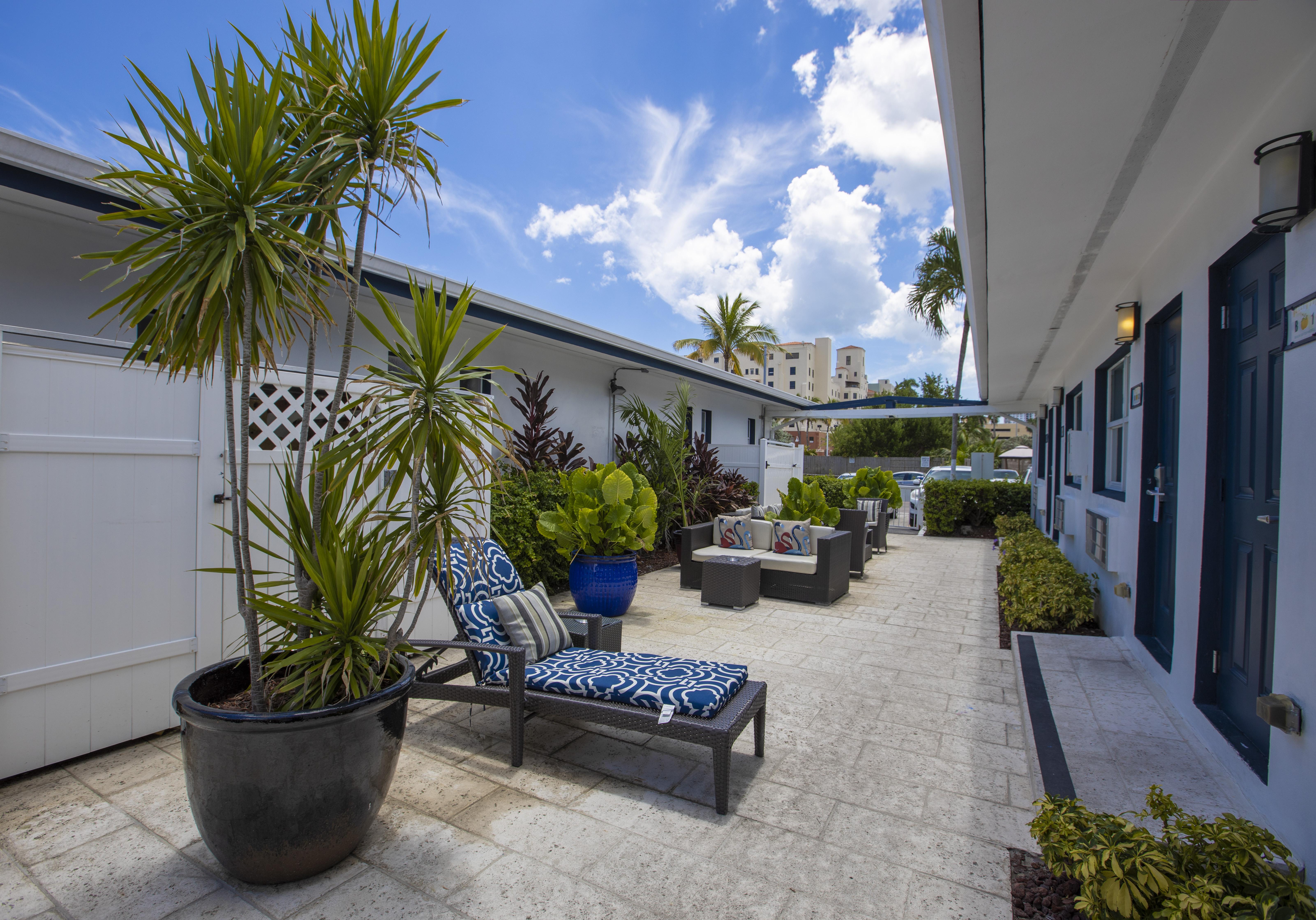 Hotel And 3*