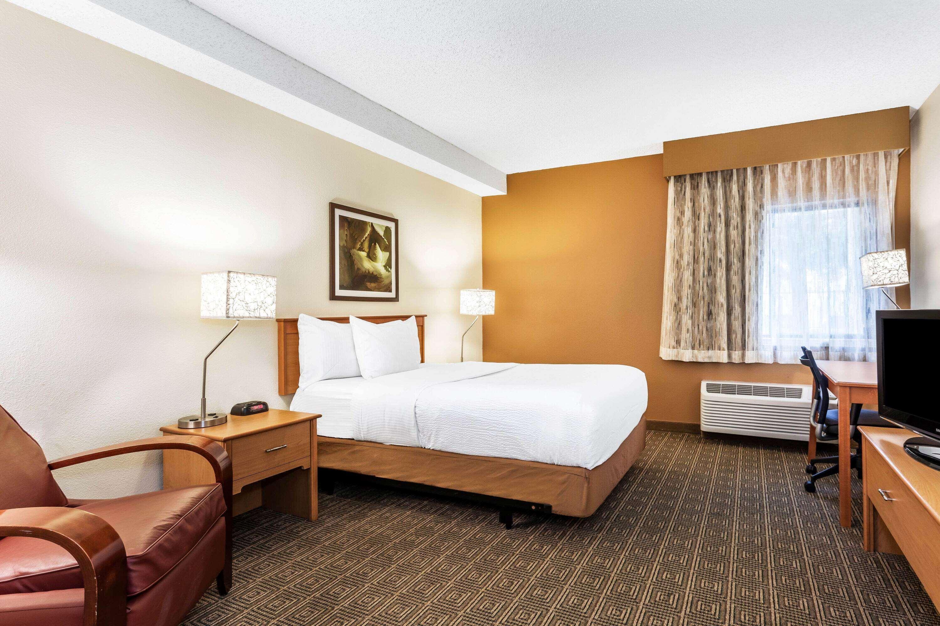Hotel La Quinta By Wyndham Orlando South 3*