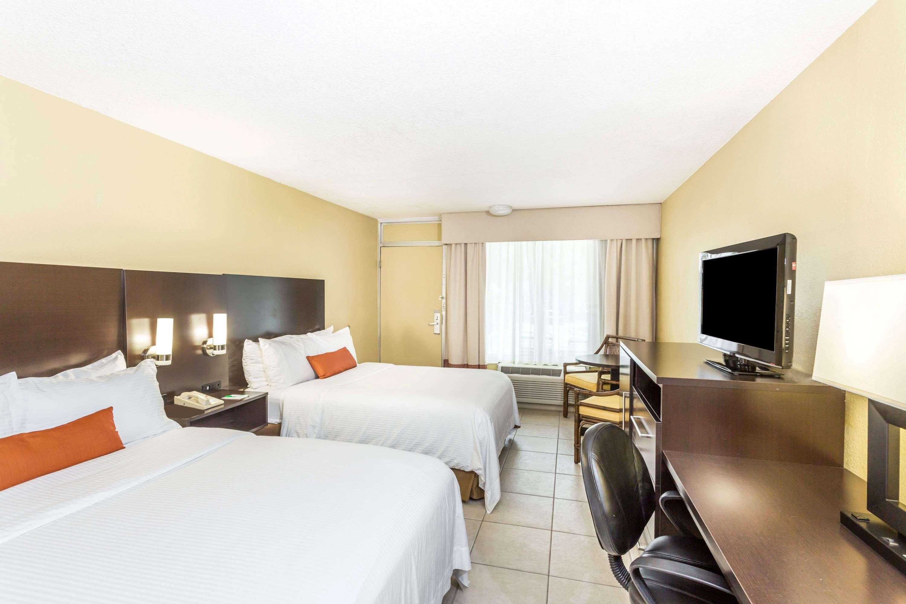 Wyndham Garden Myers 3*