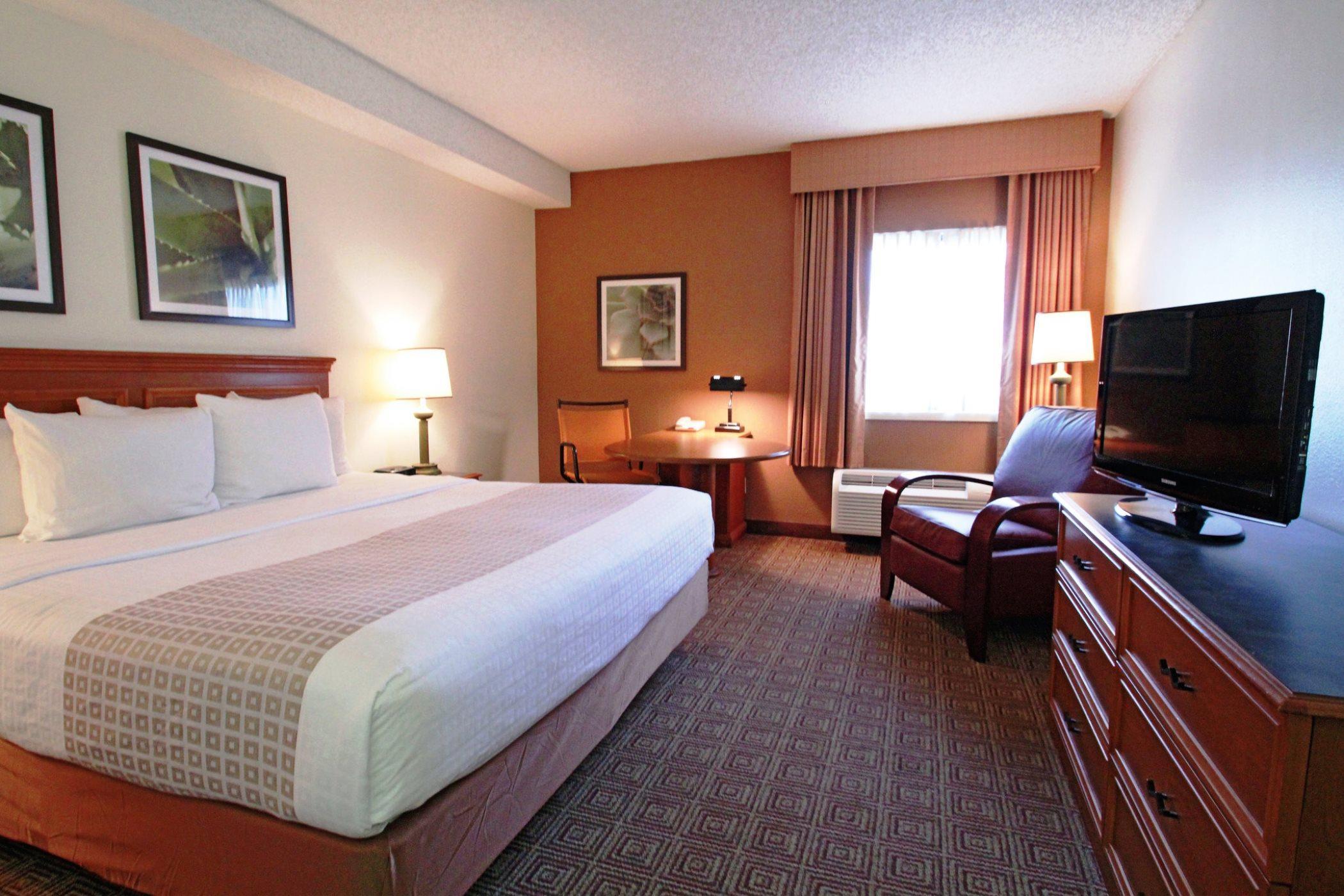 Hotel La Quinta By Wyndham Orlando South 3*