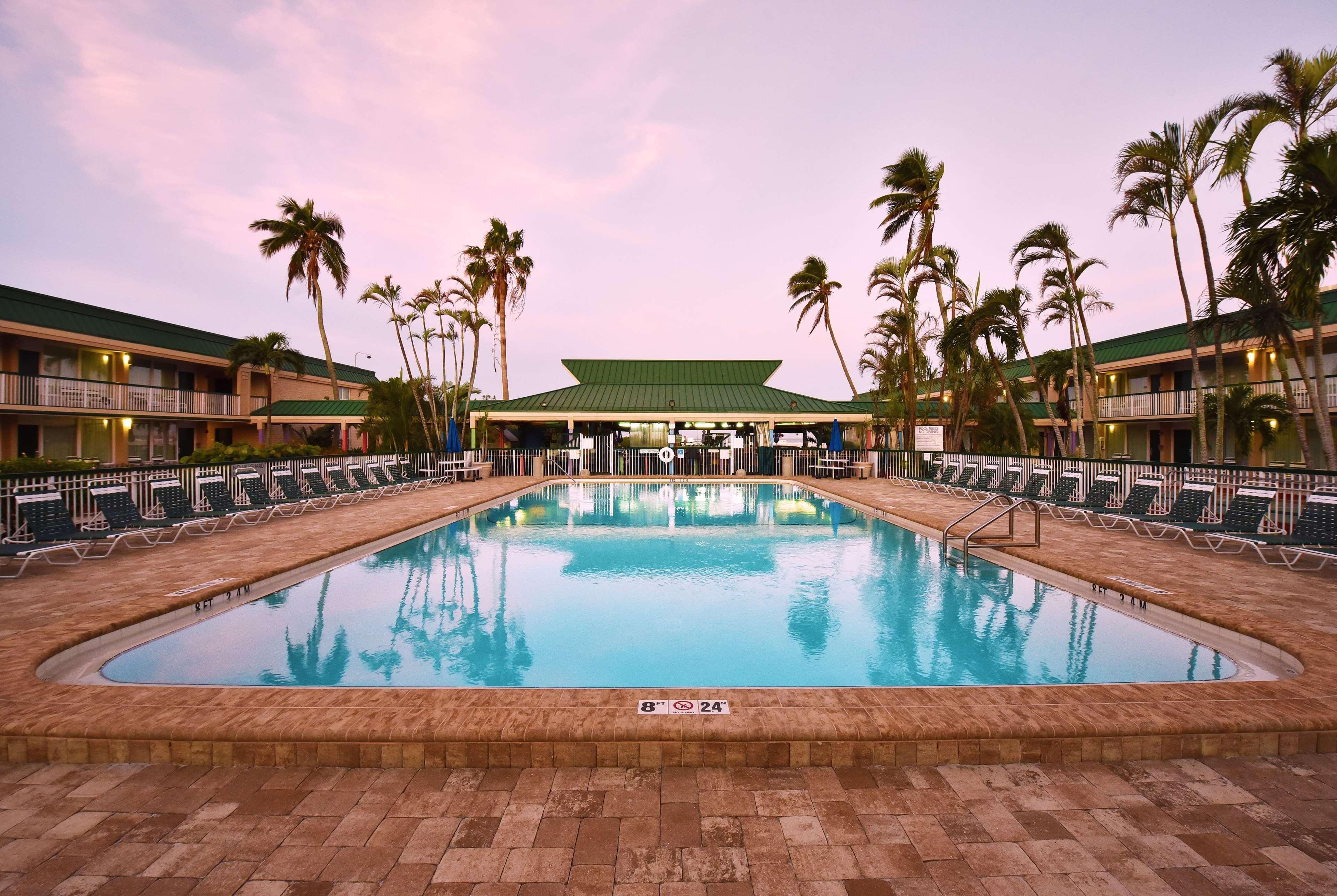 Wyndham Garden Myers 3*