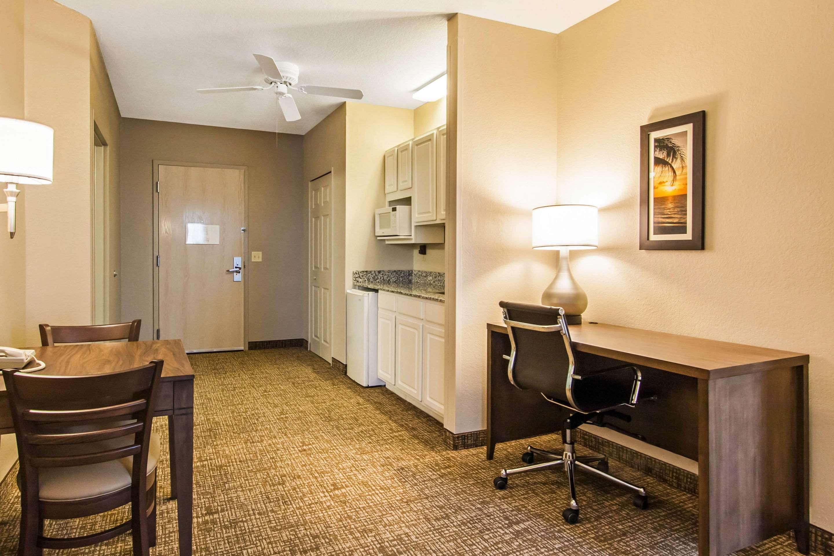 Comfort Maingate East 3*